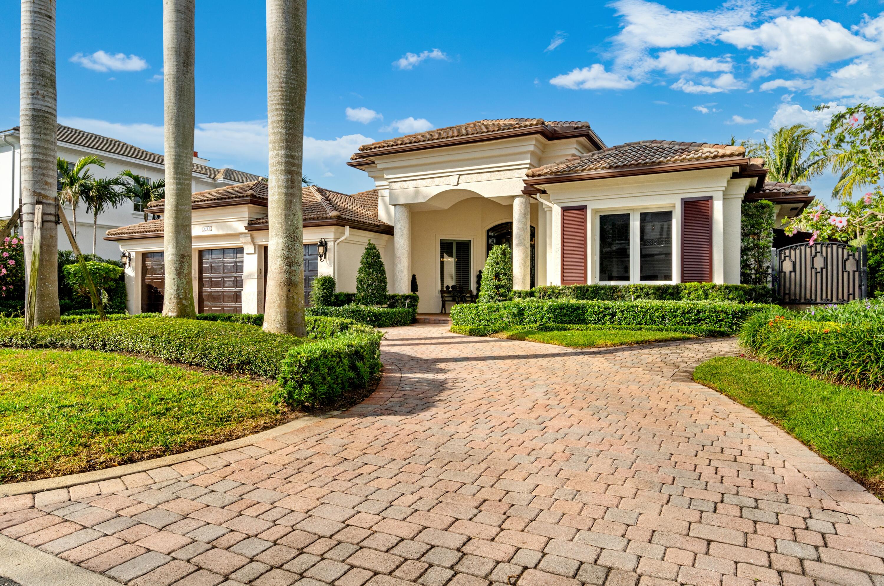 ROYAL PALM YACHT & COUNTRY CLUB - Residential