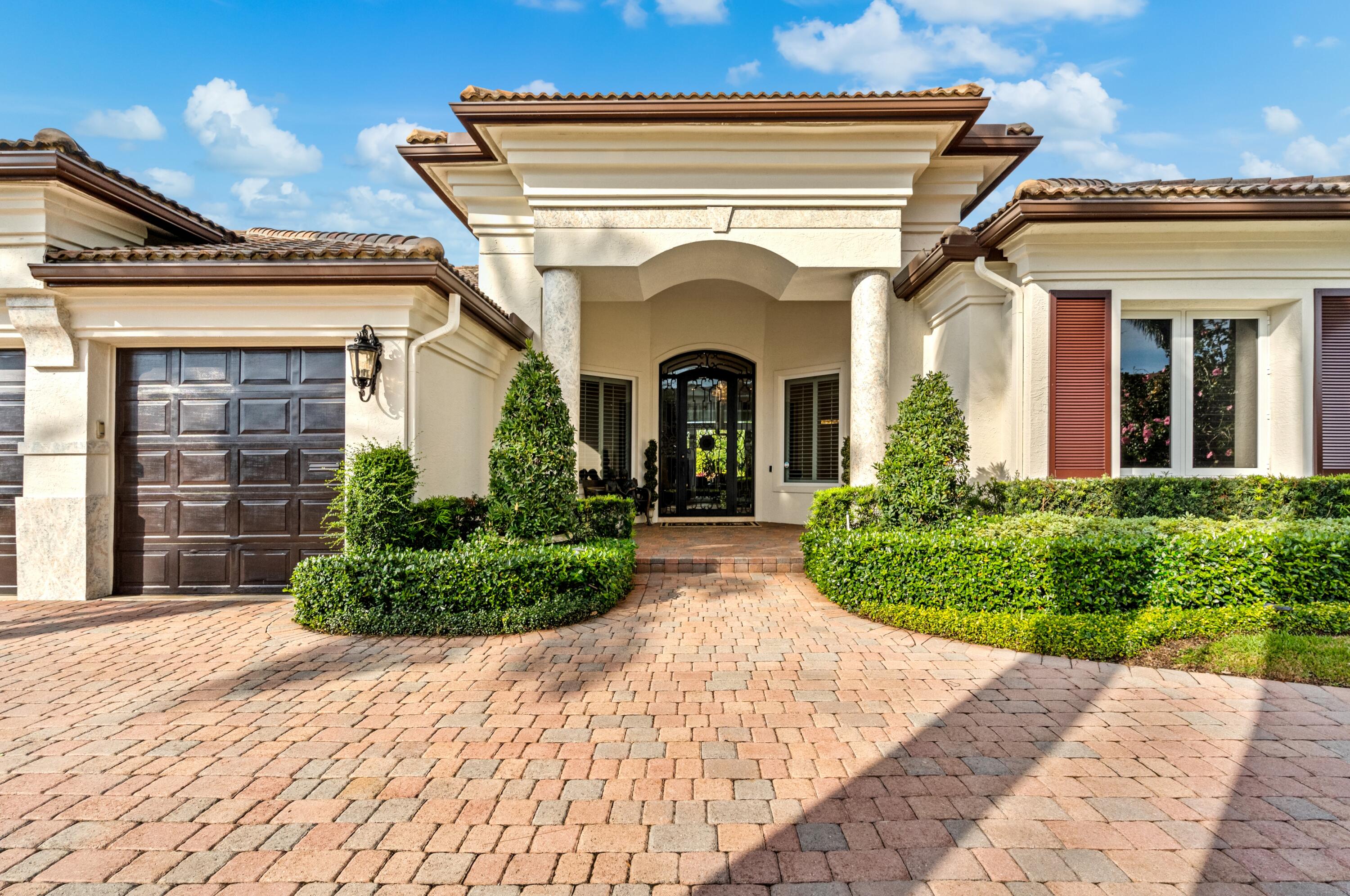 ROYAL PALM YACHT & COUNTRY CLUB - Residential