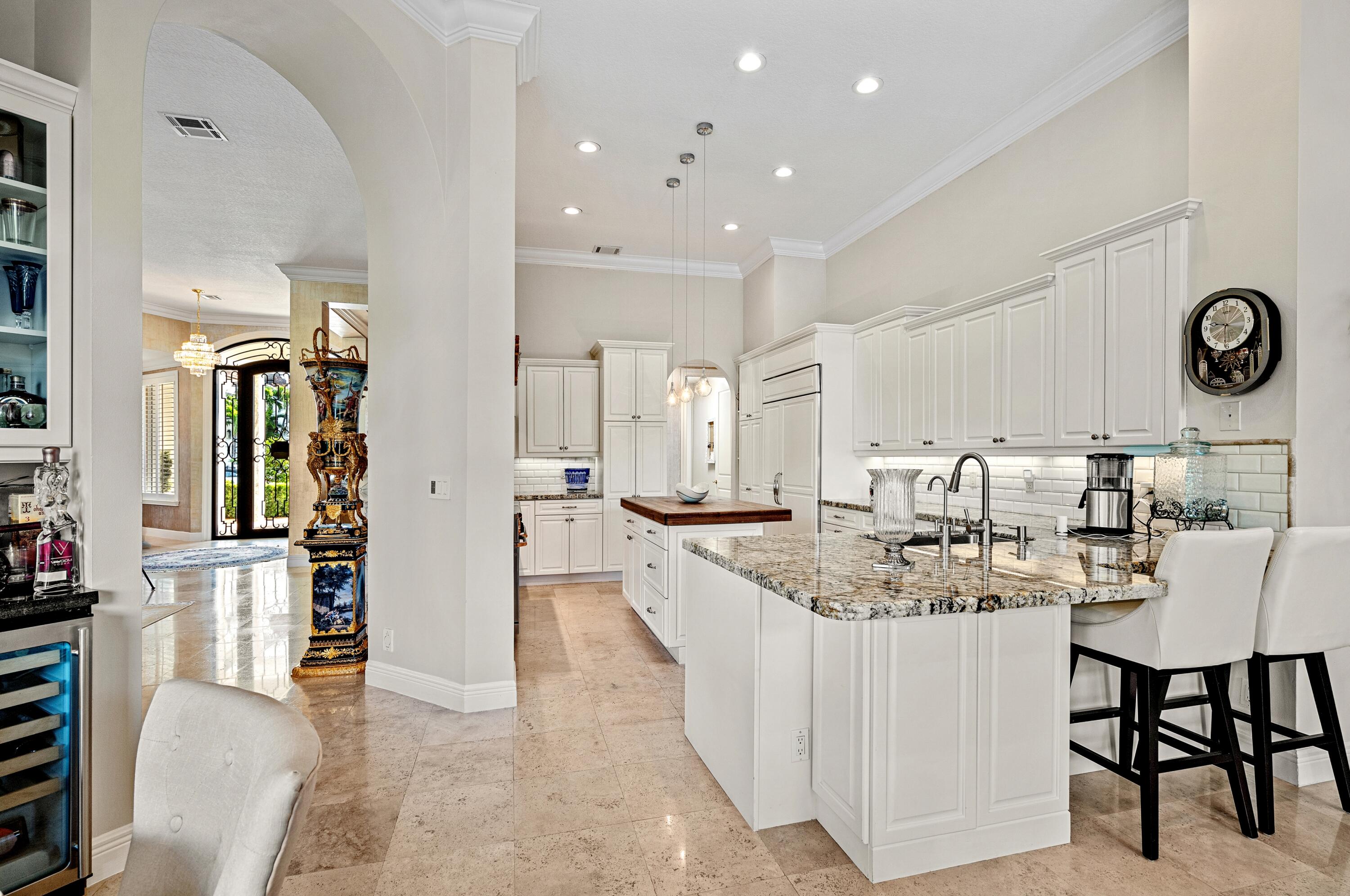 ROYAL PALM YACHT & COUNTRY CLUB - Residential