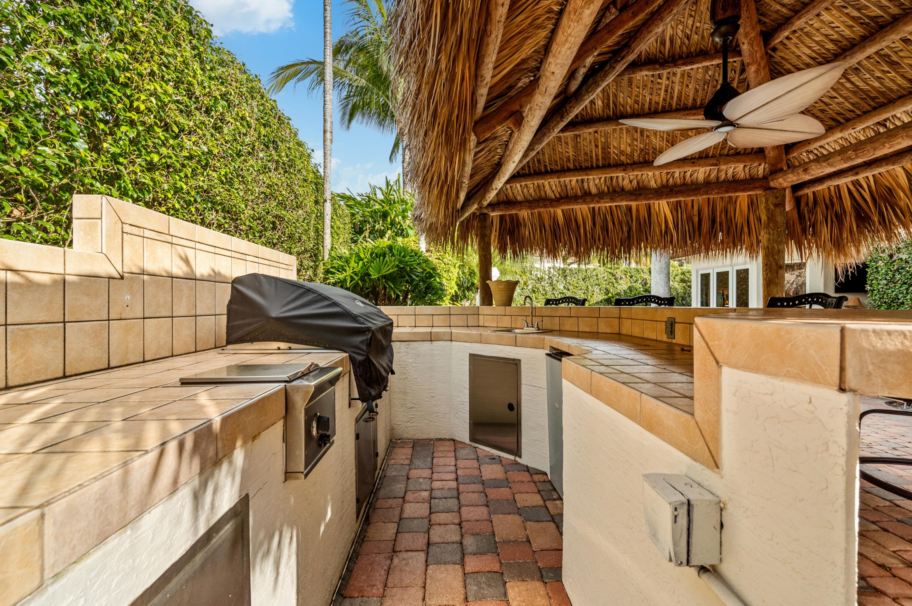 ROYAL PALM YACHT & COUNTRY CLUB - Residential