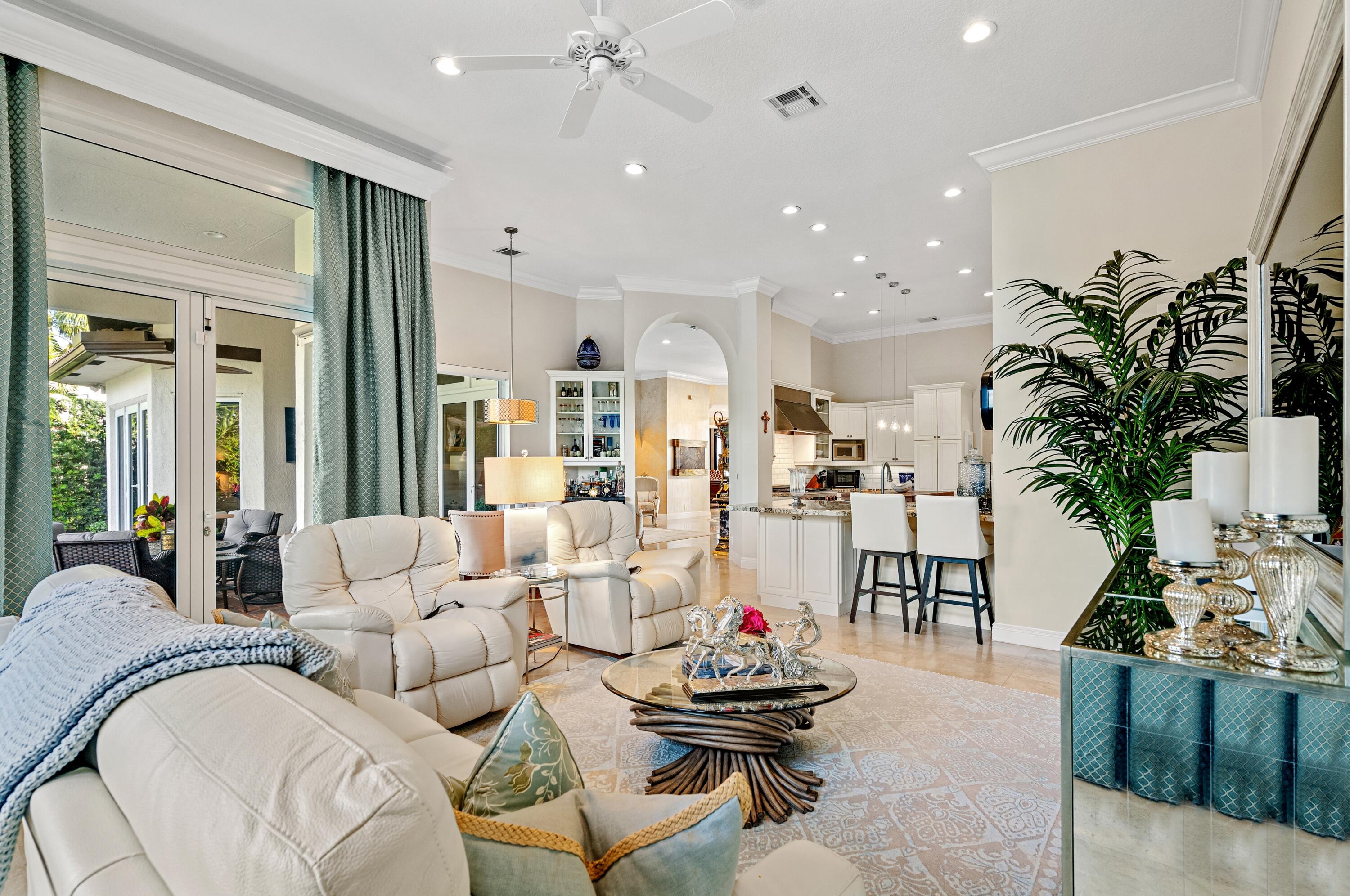 ROYAL PALM YACHT & COUNTRY CLUB - Residential