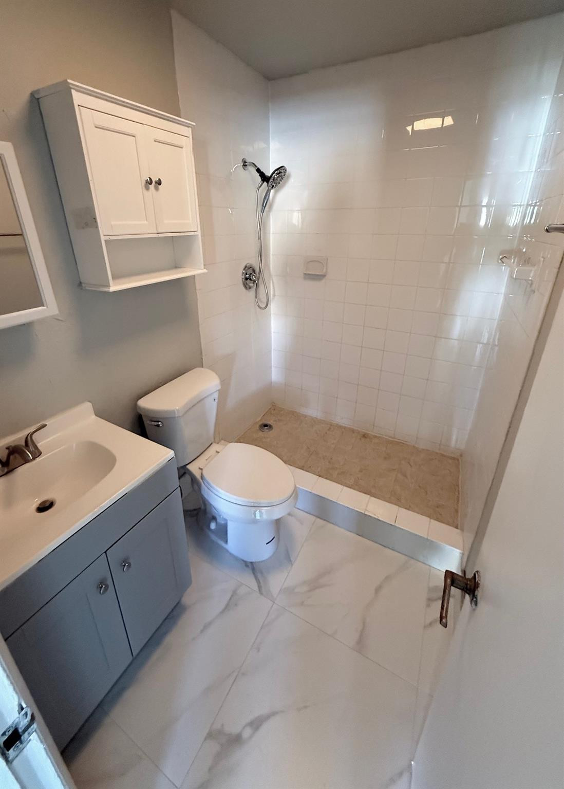 ALMAR ESTATES RESUB - Residential Lease