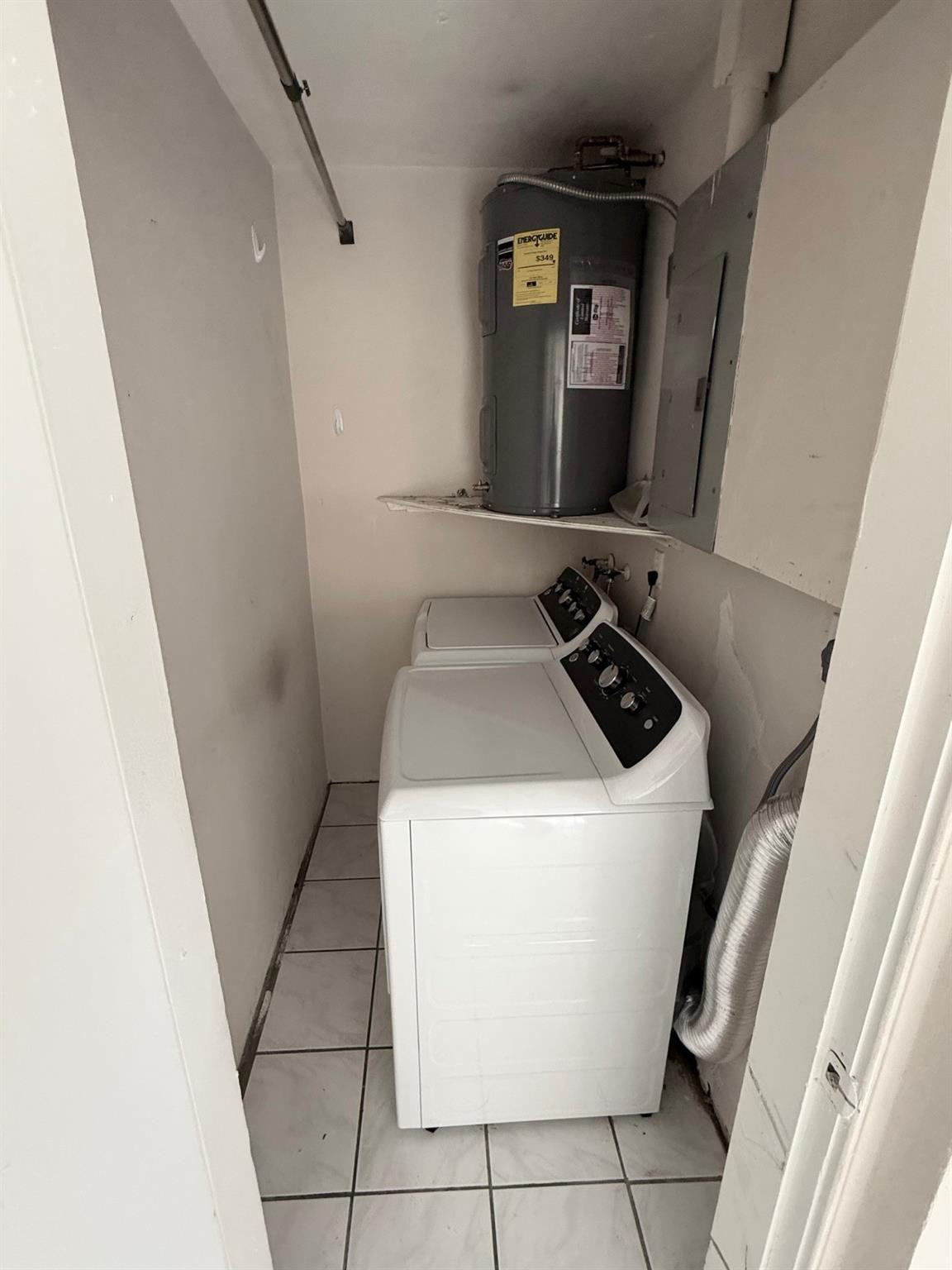 ALMAR ESTATES RESUB - Residential Lease