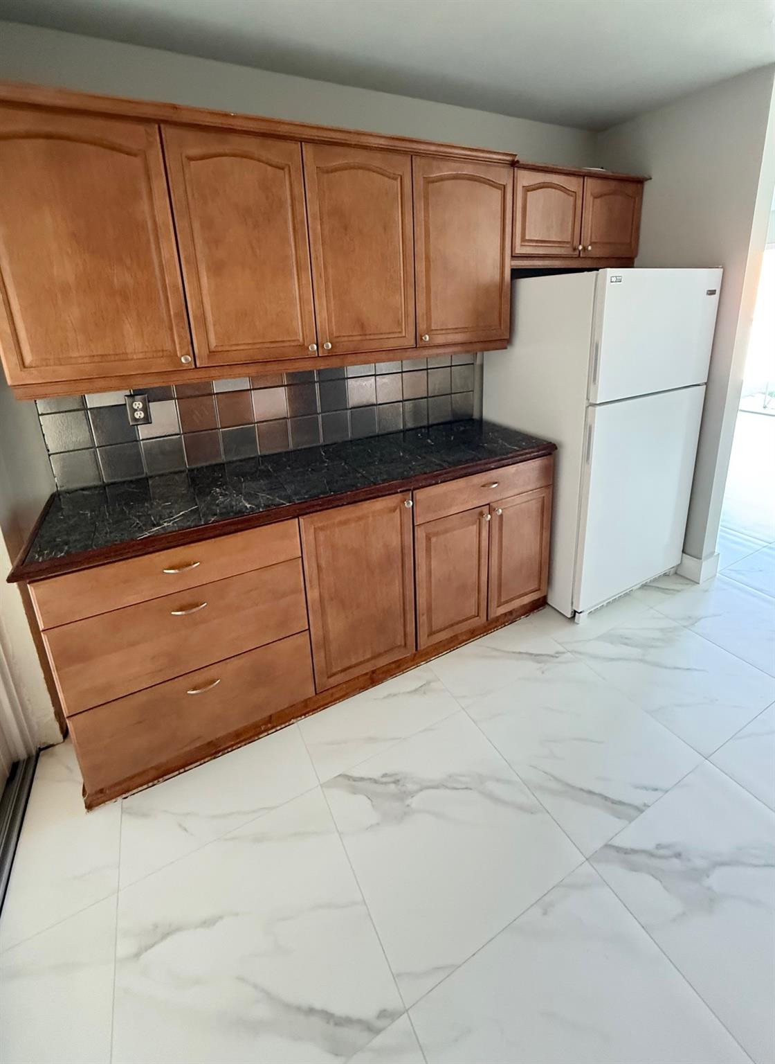 ALMAR ESTATES RESUB - Residential Lease