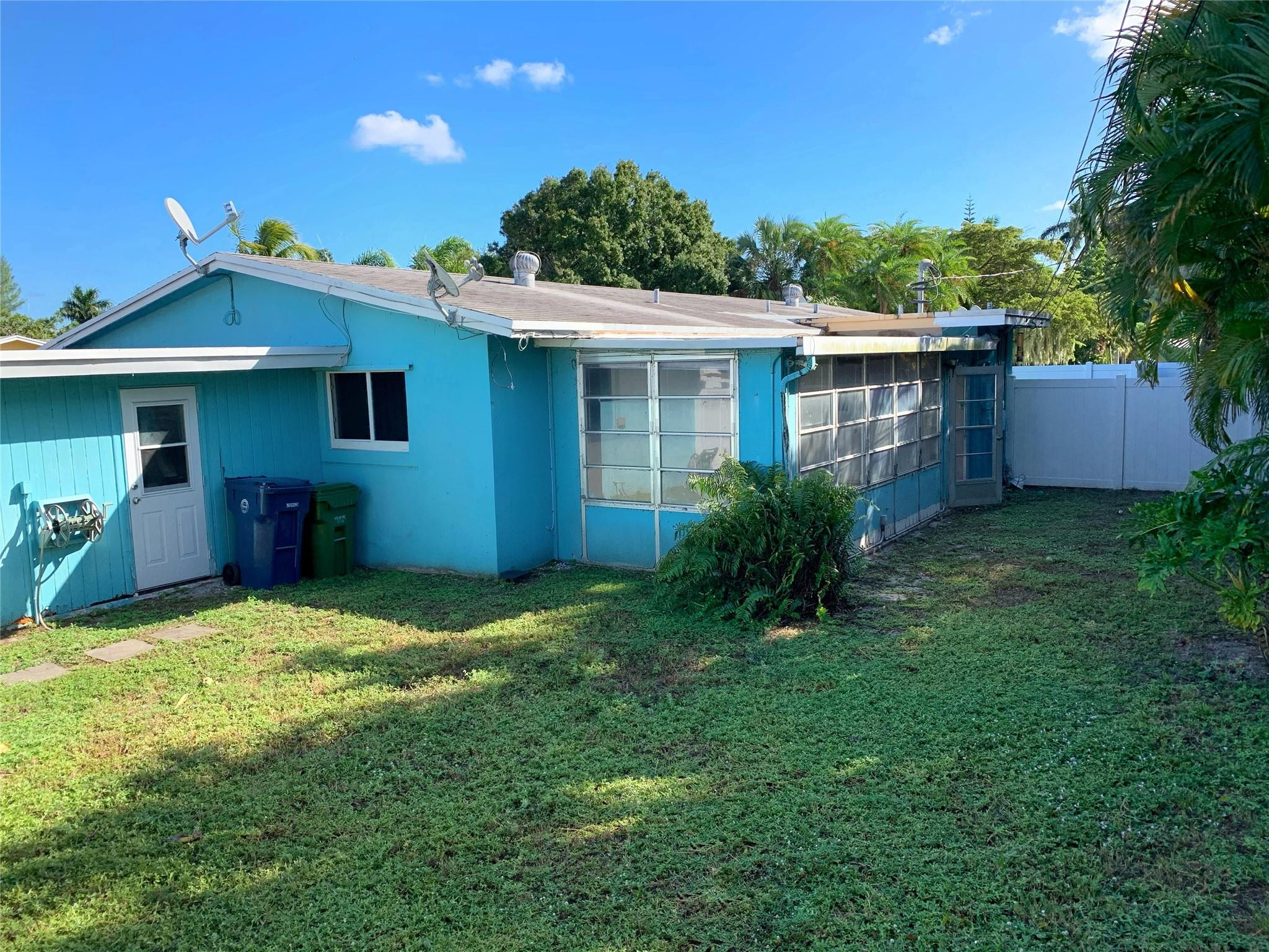 ALMAR ESTATES RESUB - Residential Lease