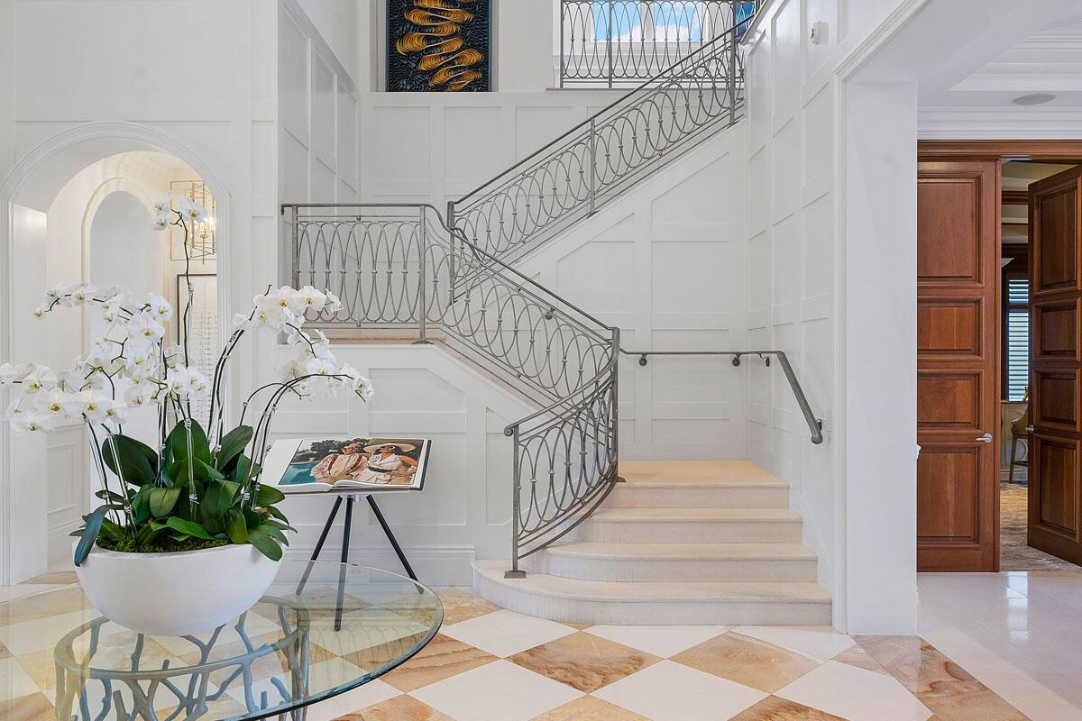 ROYAL PALM YACHT & COUNTRY CLUB - Residential