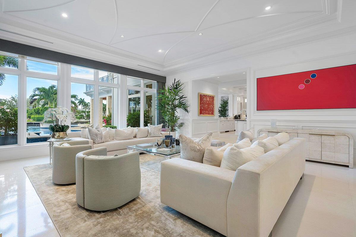 ROYAL PALM YACHT & COUNTRY CLUB - Residential