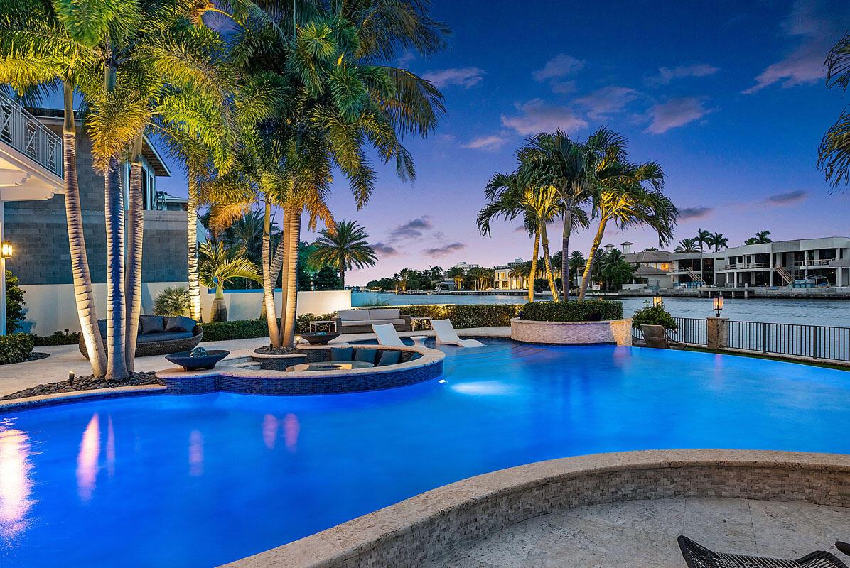 ROYAL PALM YACHT & COUNTRY CLUB - Residential