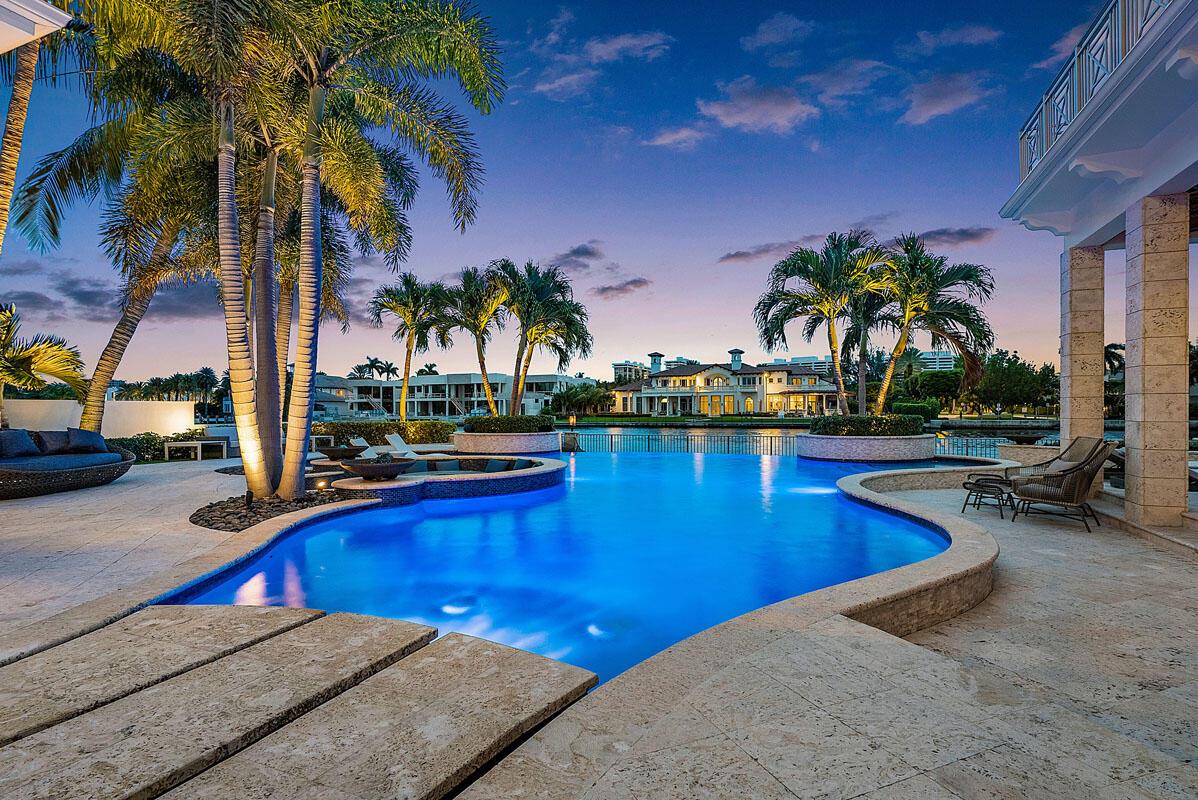ROYAL PALM YACHT & COUNTRY CLUB - Residential