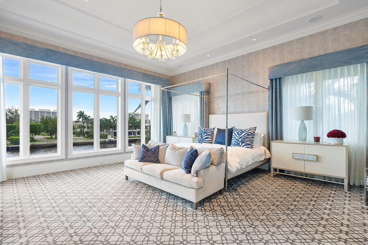 ROYAL PALM YACHT & COUNTRY CLUB - Residential