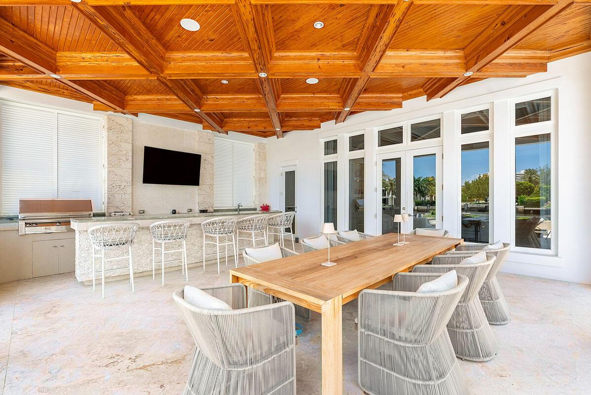 ROYAL PALM YACHT & COUNTRY CLUB - Residential