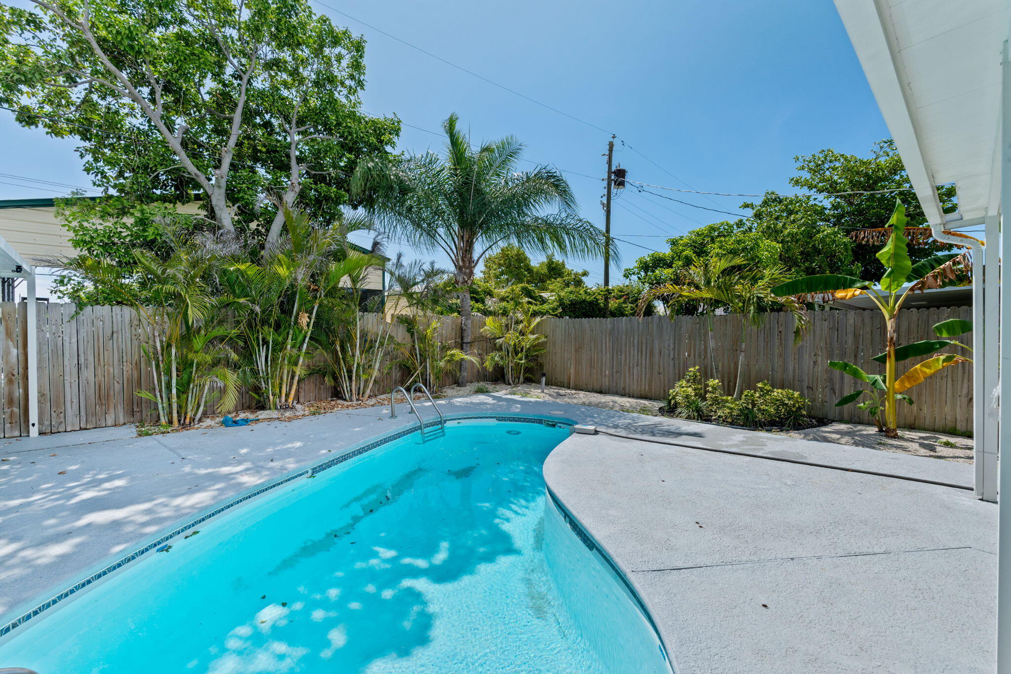 GARDENS THE - Residential Lease