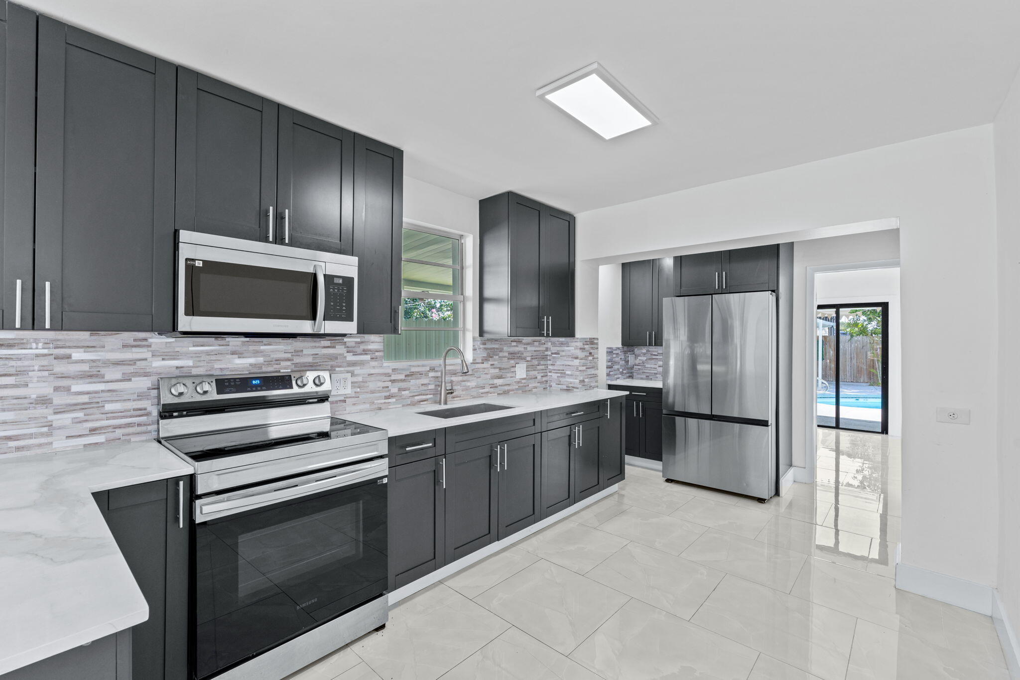 GARDENS THE - Residential Lease