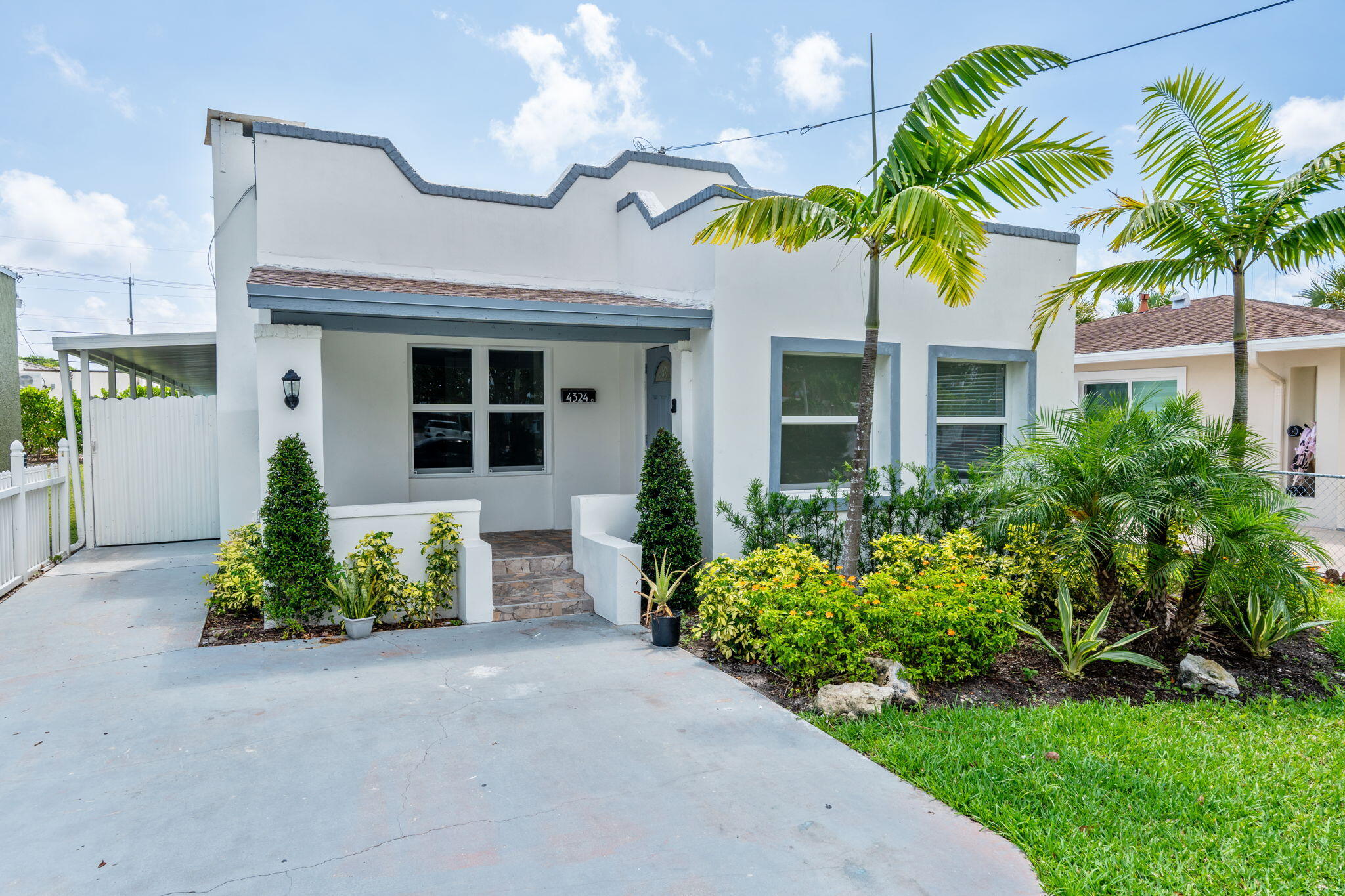 GARDENS THE - Residential Lease