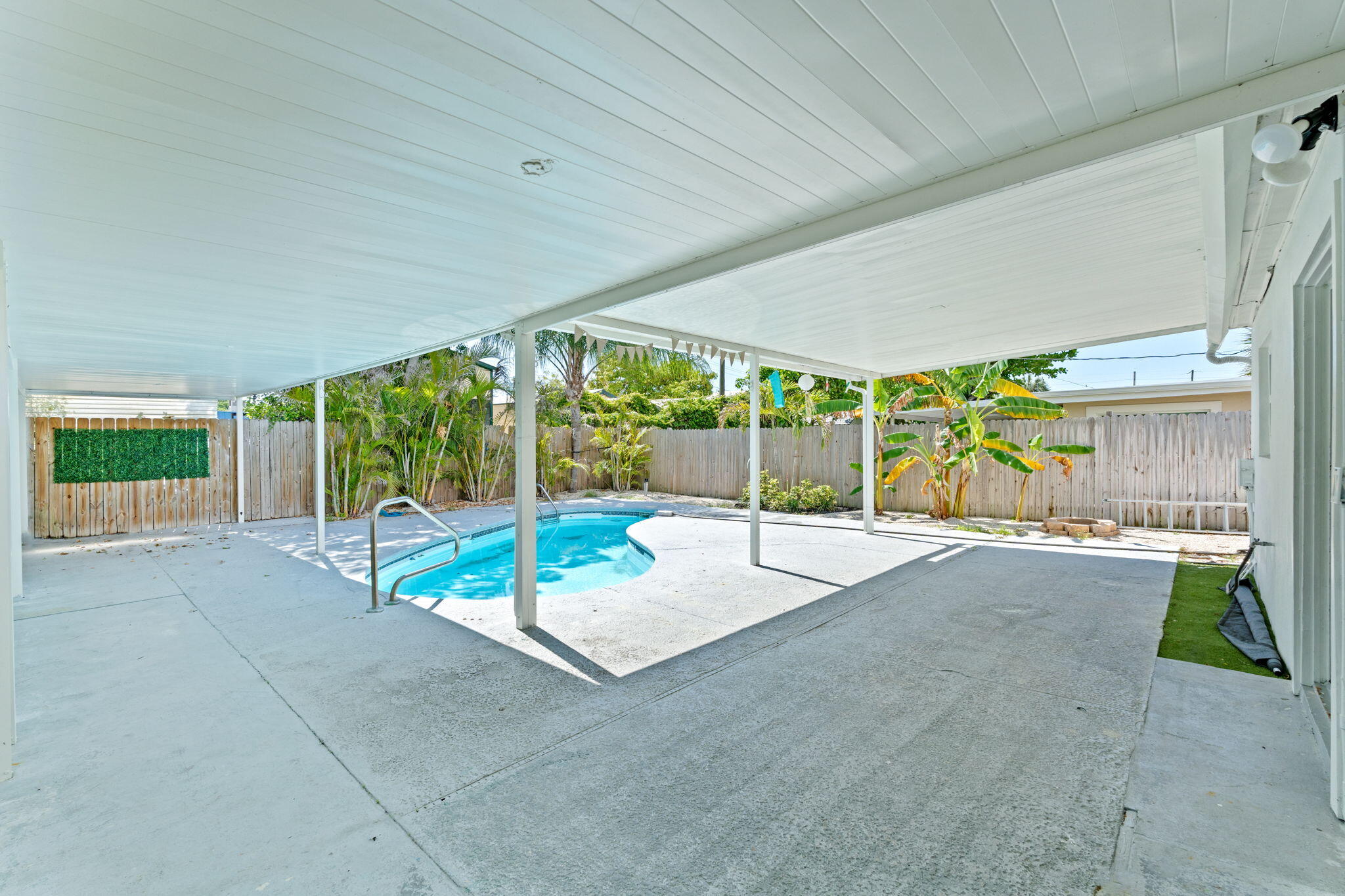 GARDENS THE - Residential Lease