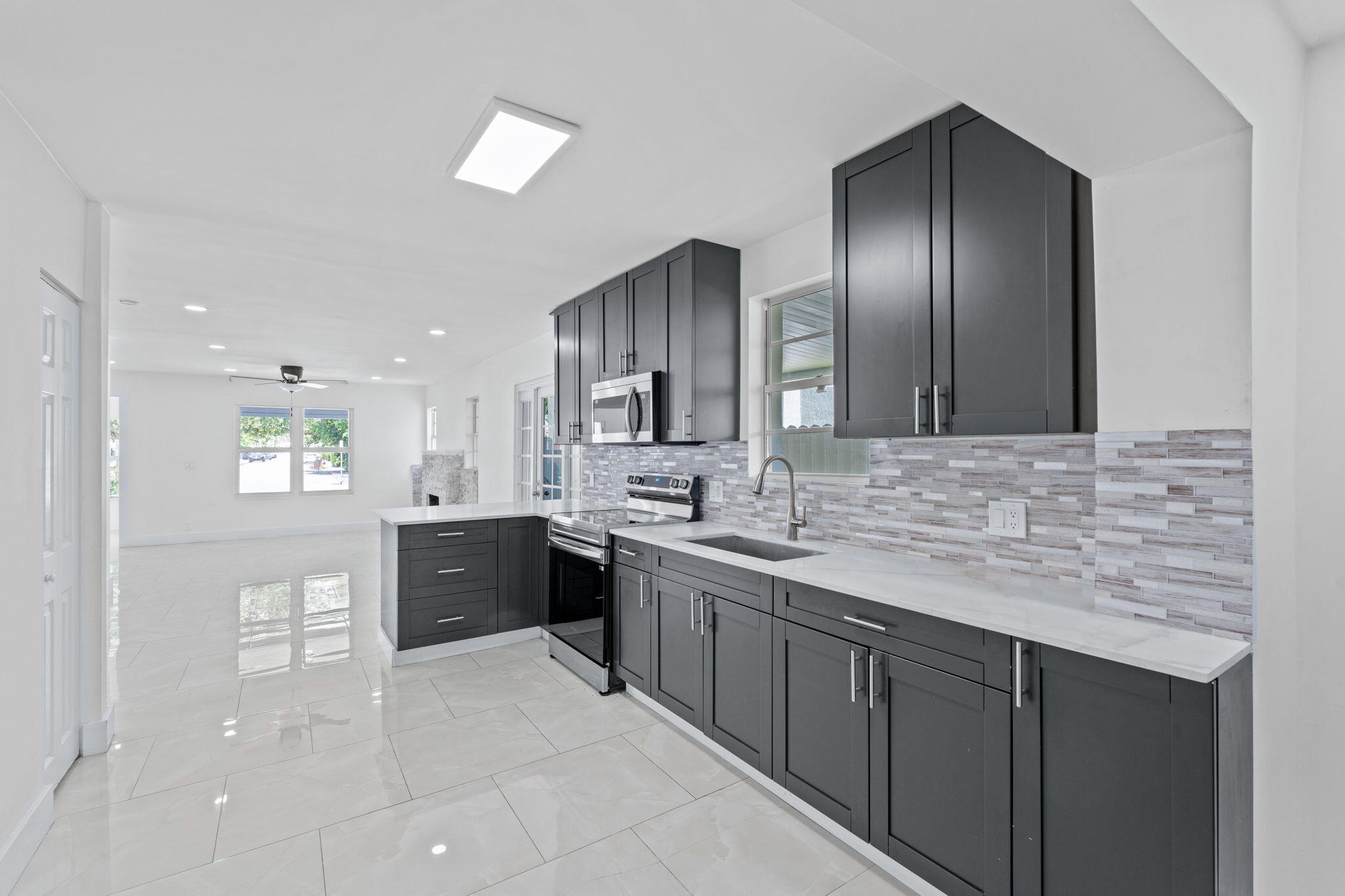 GARDENS THE - Residential Lease