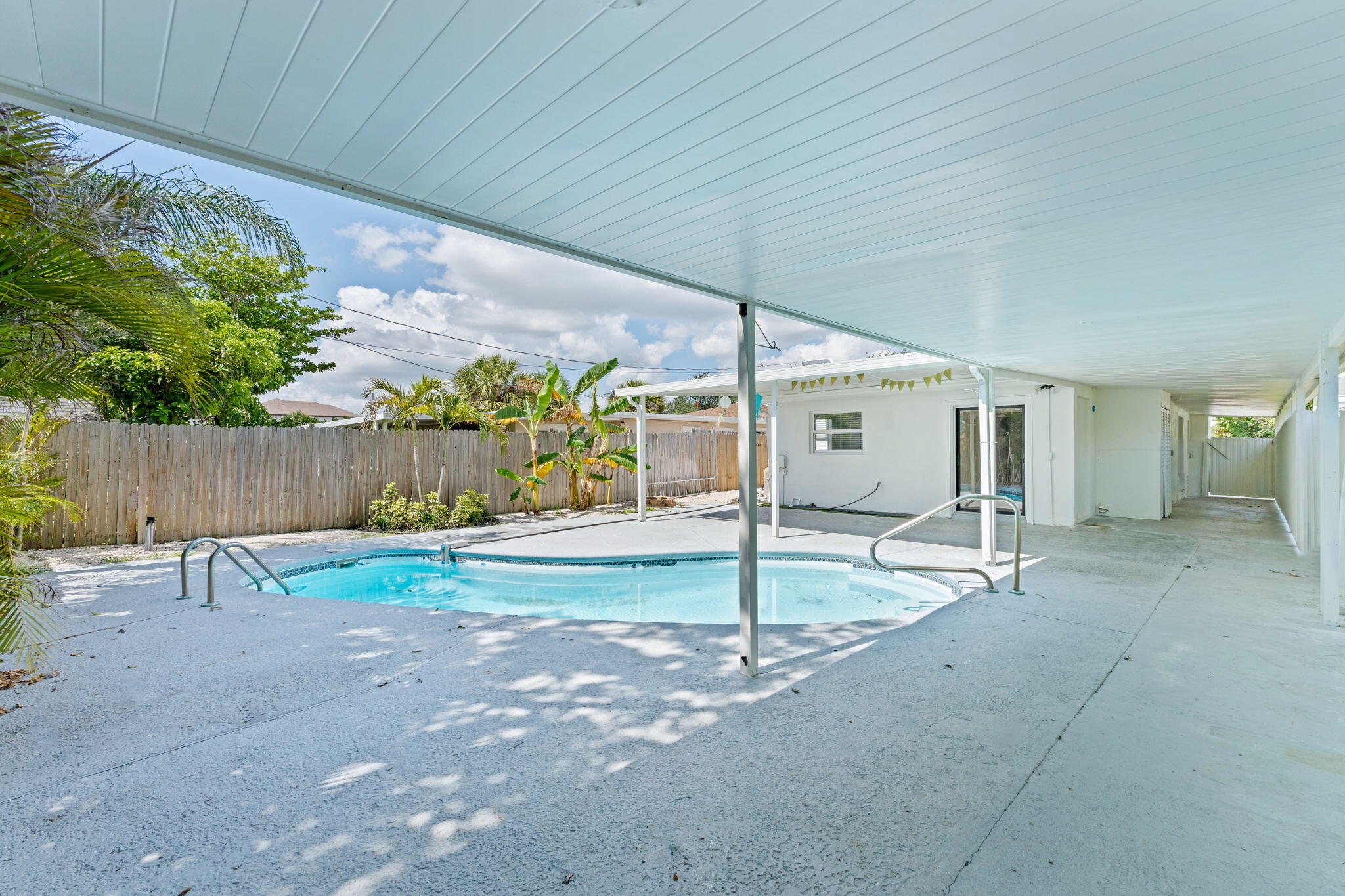 GARDENS THE - Residential Lease