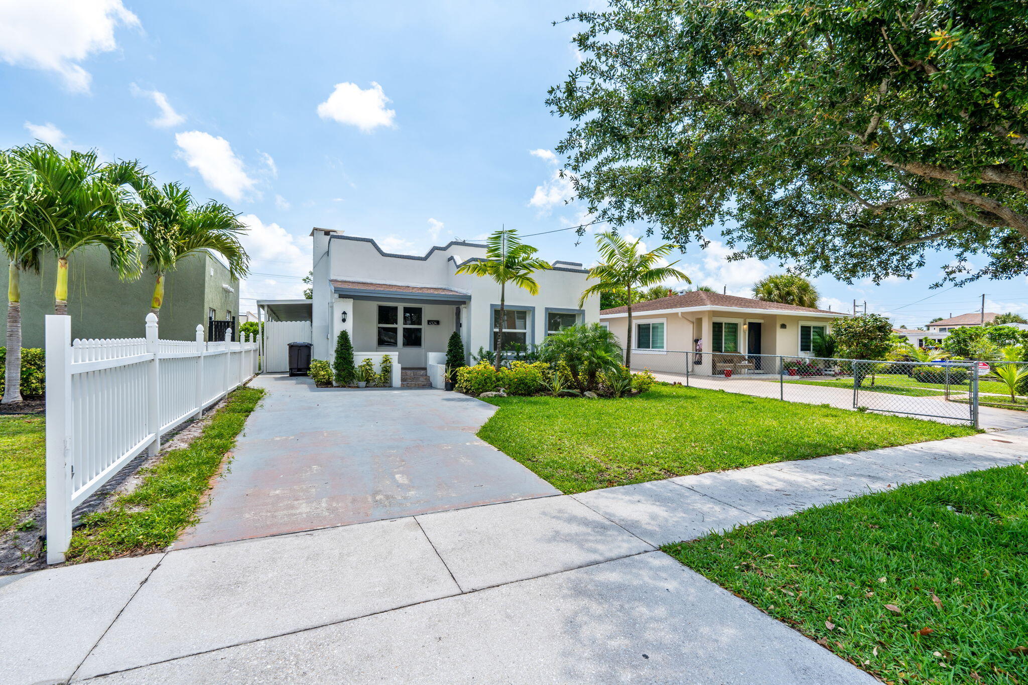 GARDENS THE - Residential Lease