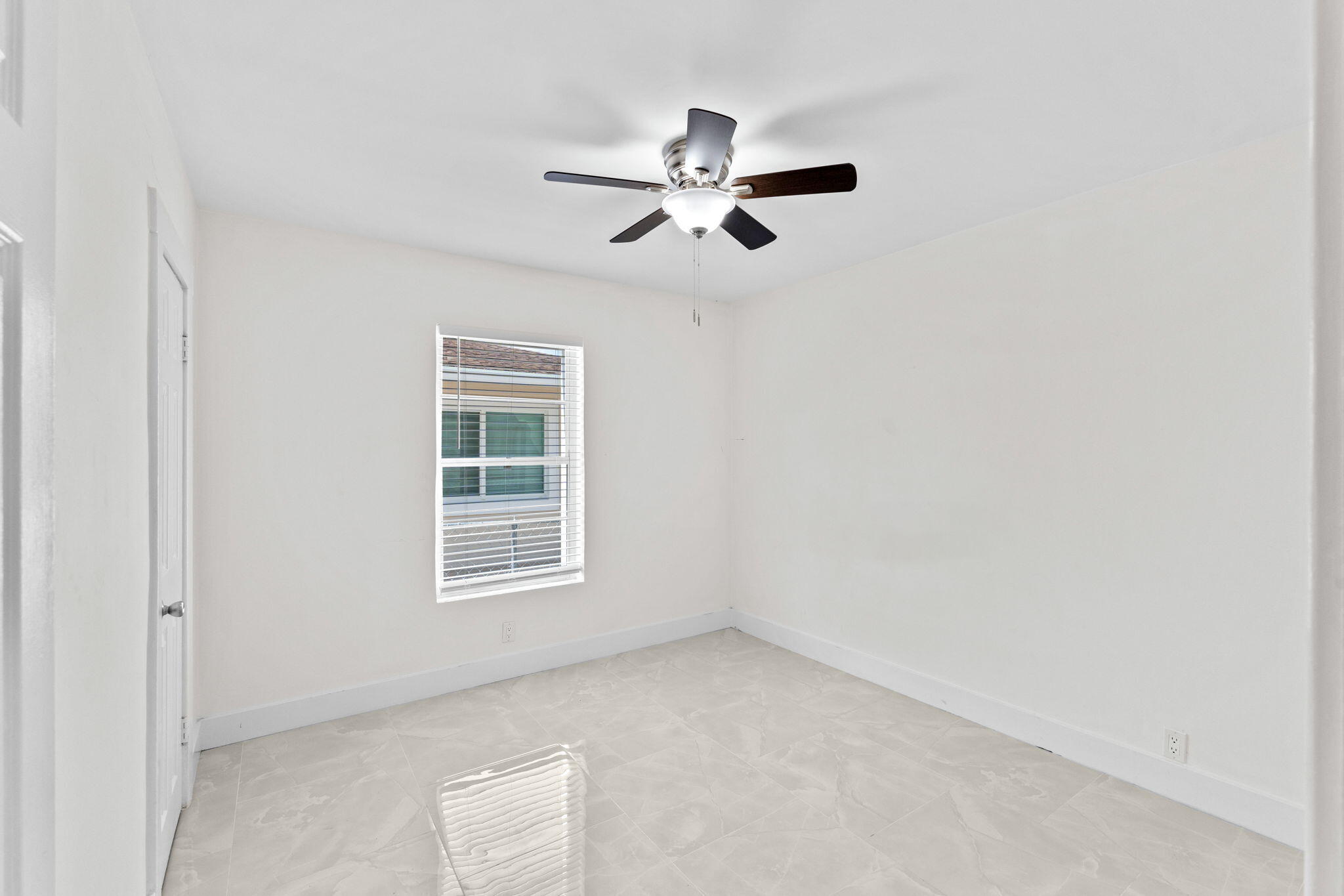 GARDENS THE - Residential Lease