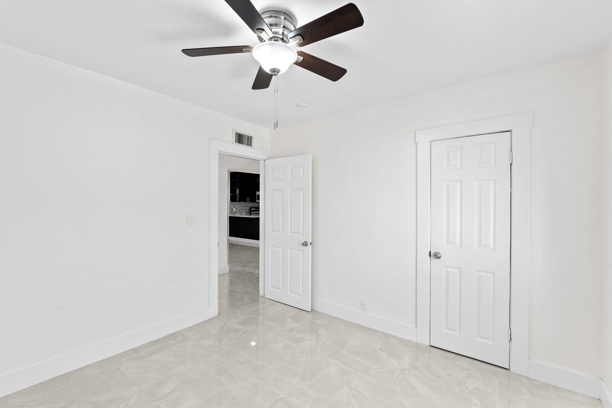 GARDENS THE - Residential Lease