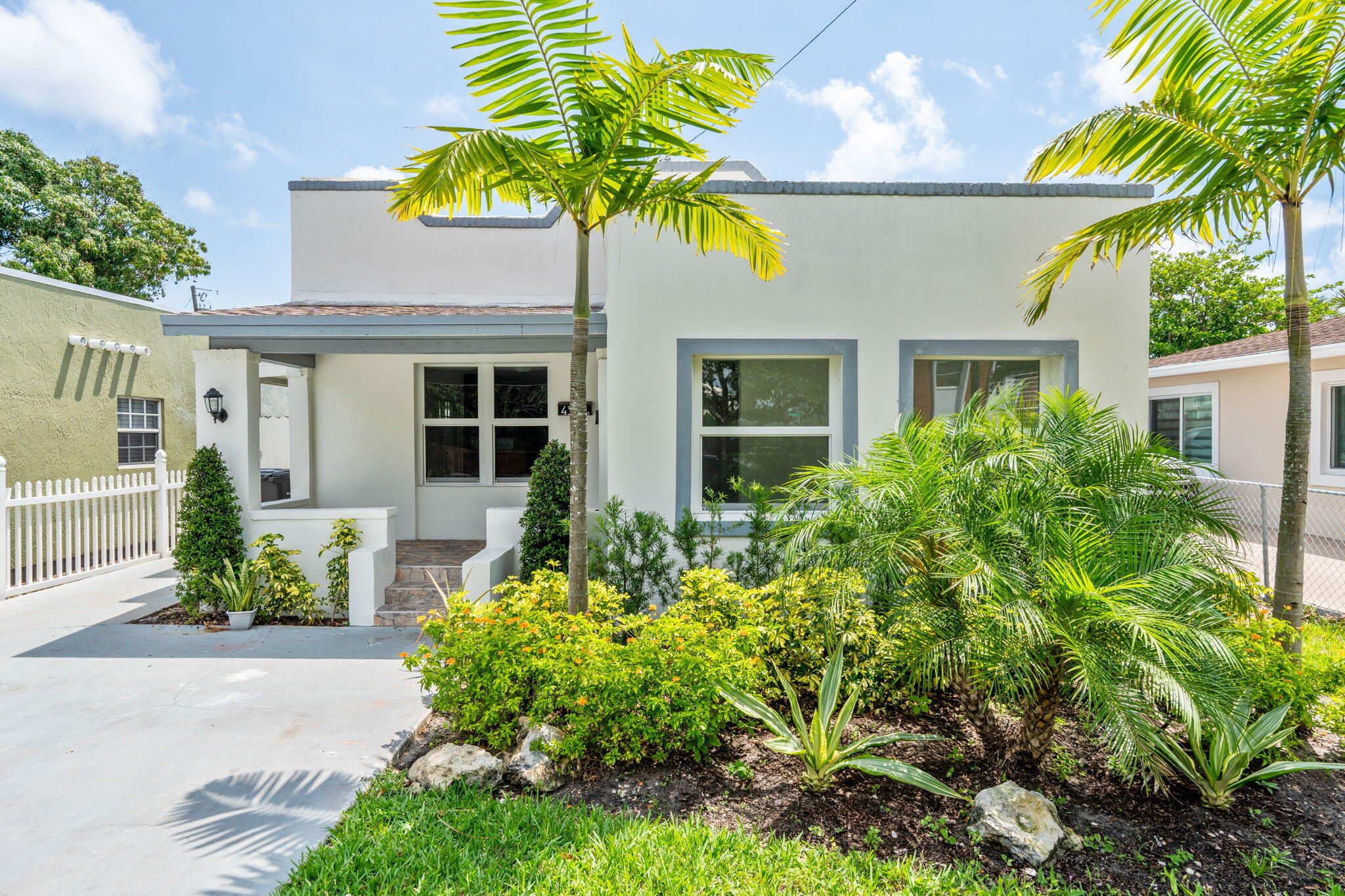 GARDENS THE - Residential Lease