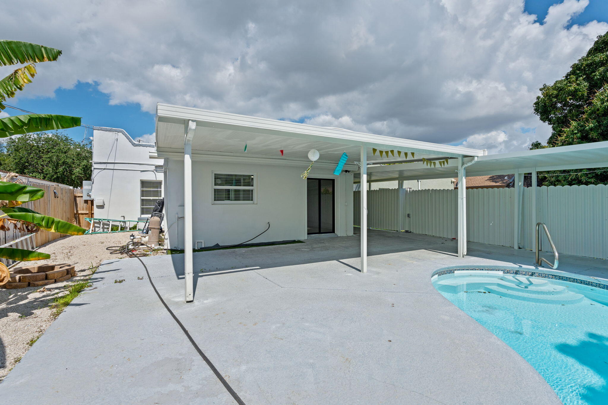 GARDENS THE - Residential Lease