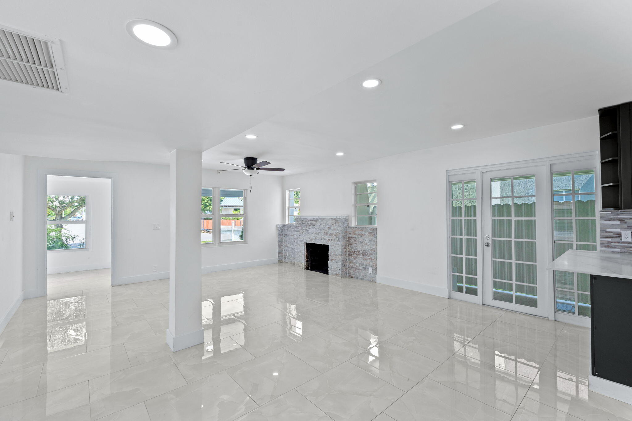 GARDENS THE - Residential Lease