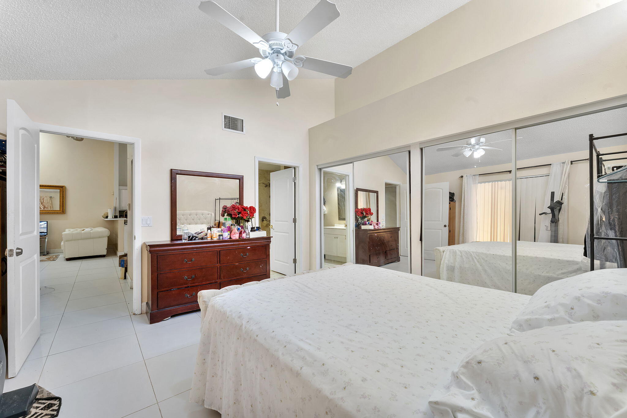 WESTCHESTER TOWNHOUSES - Residential