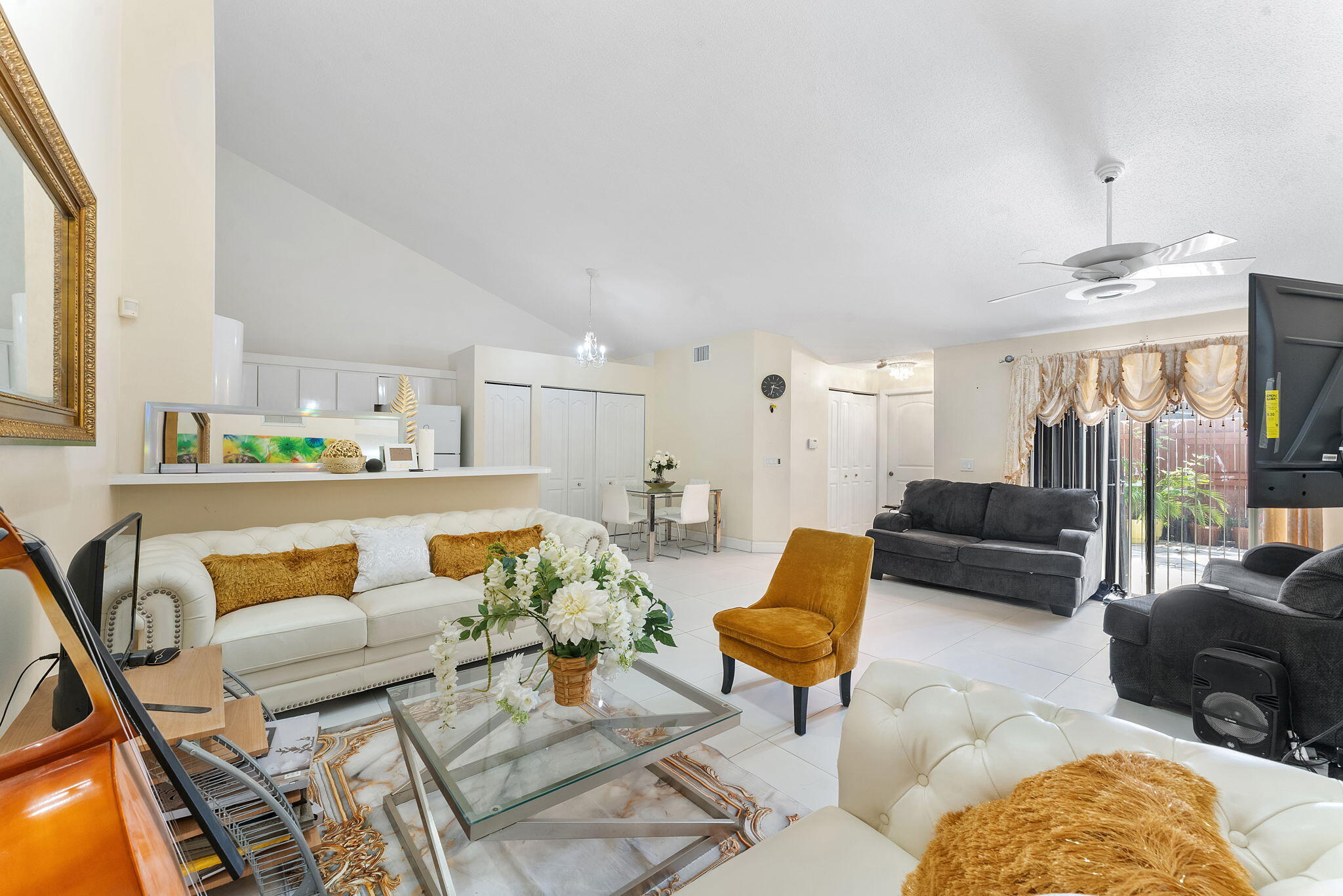 WESTCHESTER TOWNHOUSES - Residential