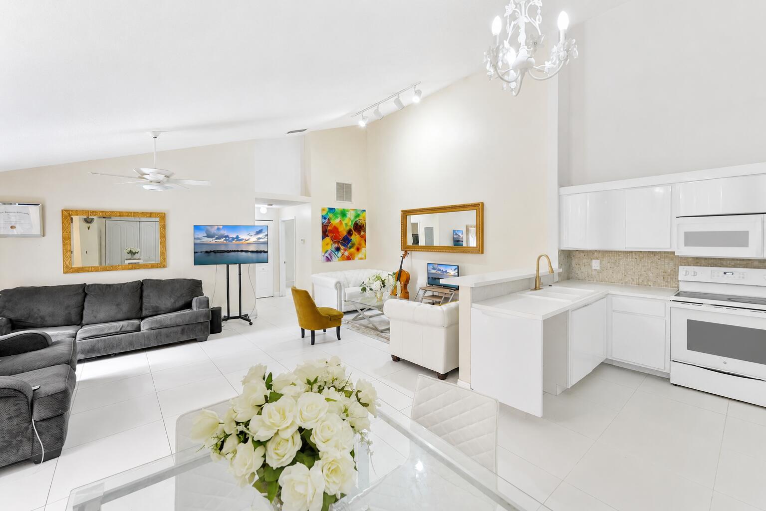 WESTCHESTER TOWNHOUSES - Residential