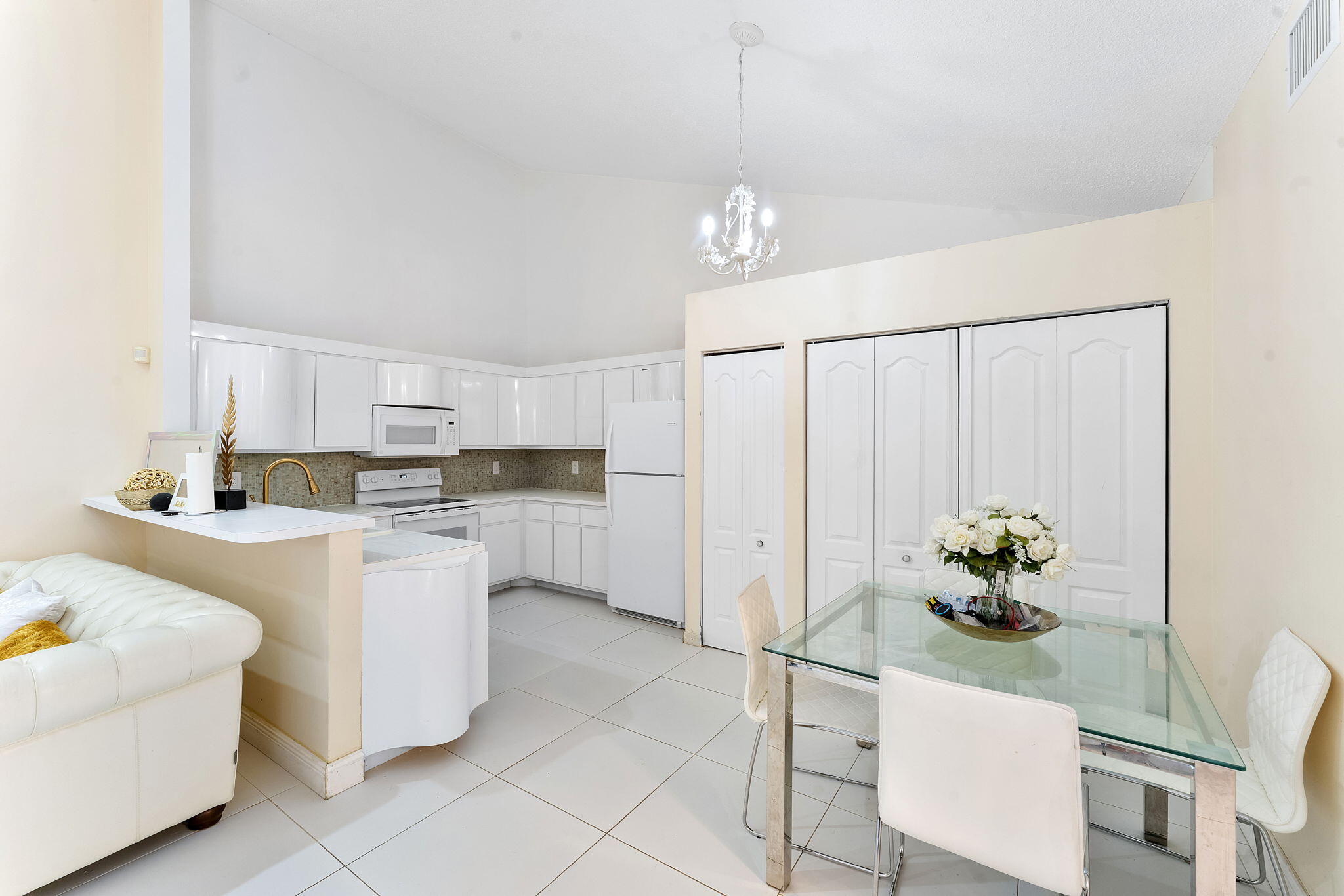 WESTCHESTER TOWNHOUSES - Residential