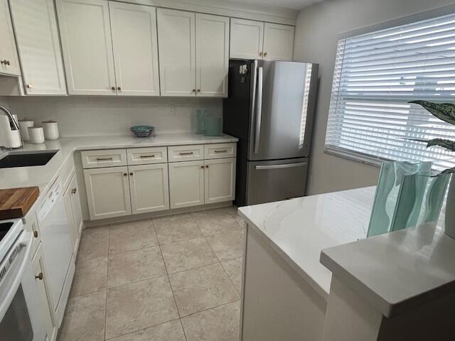 KINGS POINT CAPRI CONDOS - Residential