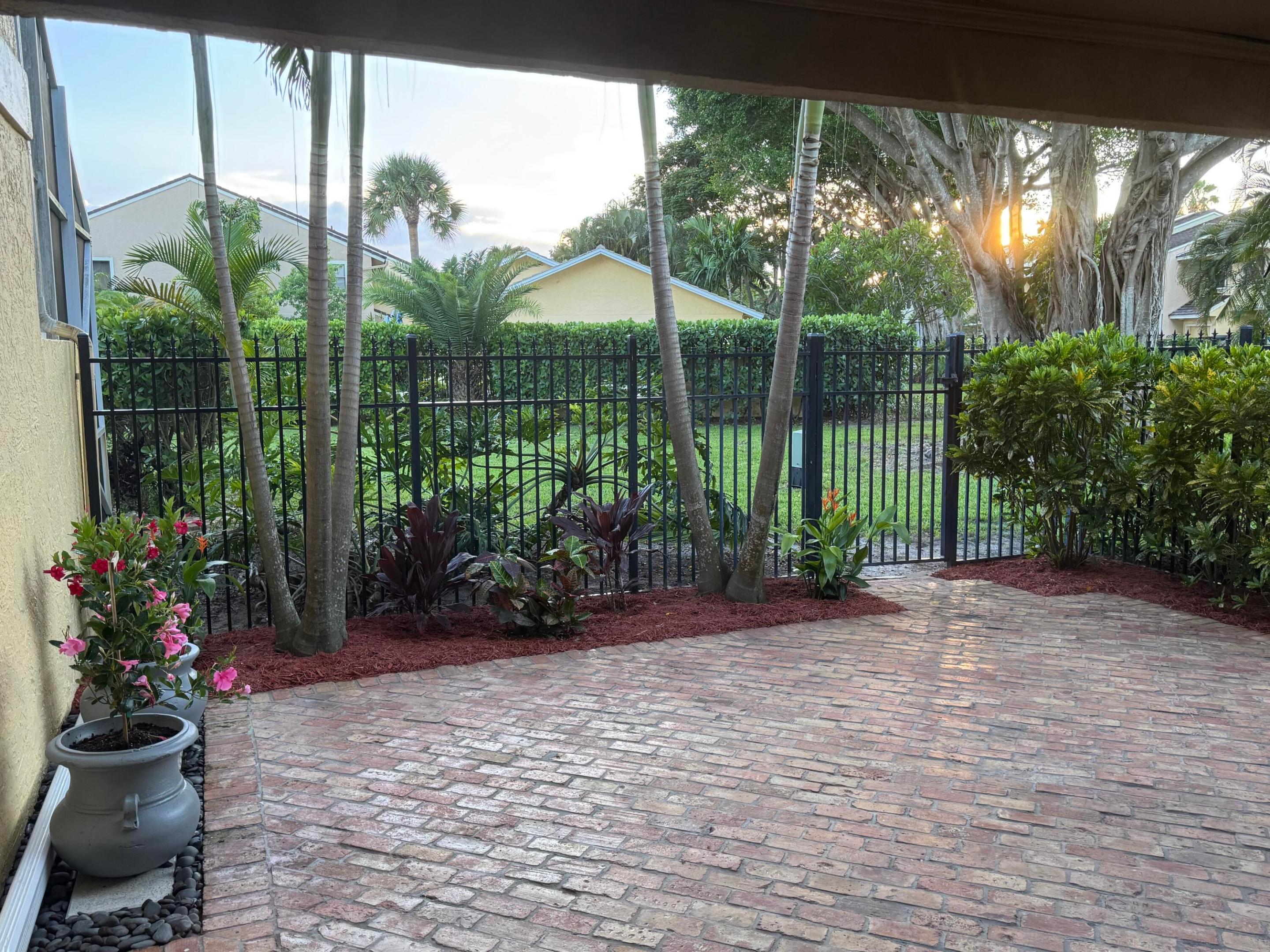 BROOK HAVEN OF BOCA RATON - Residential