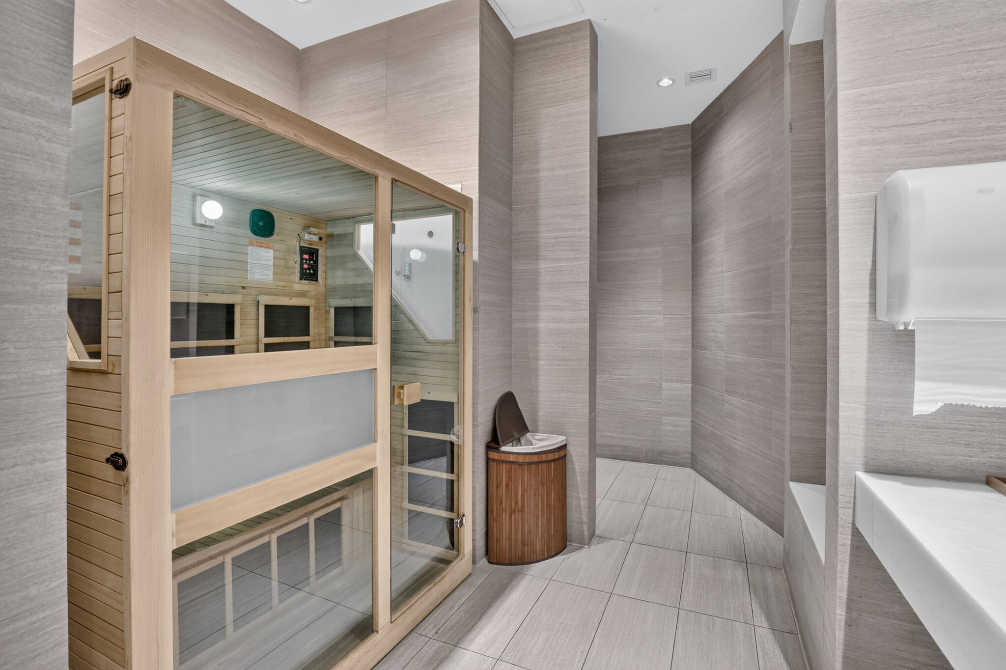 ECHO CONDO - Residential