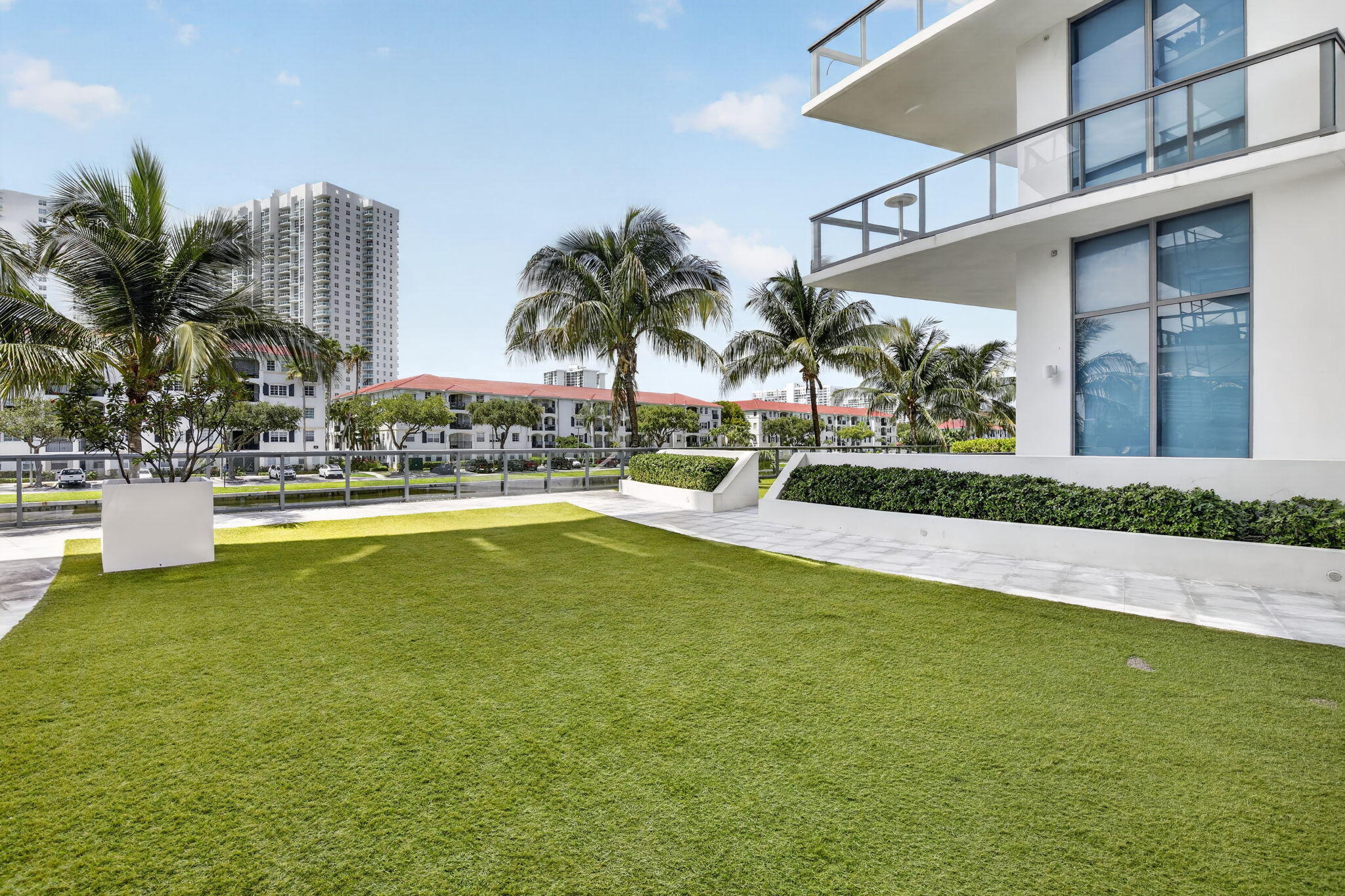 ECHO CONDO - Residential
