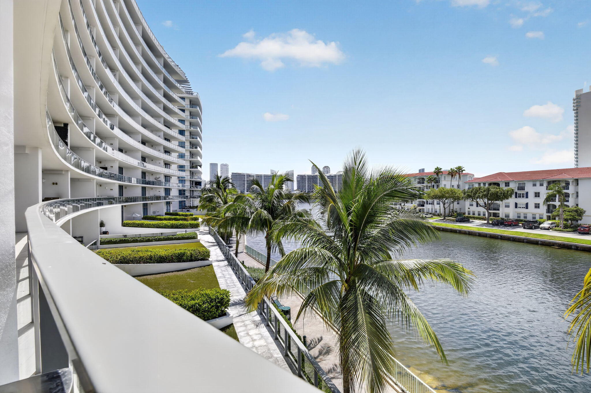 ECHO CONDO - Residential