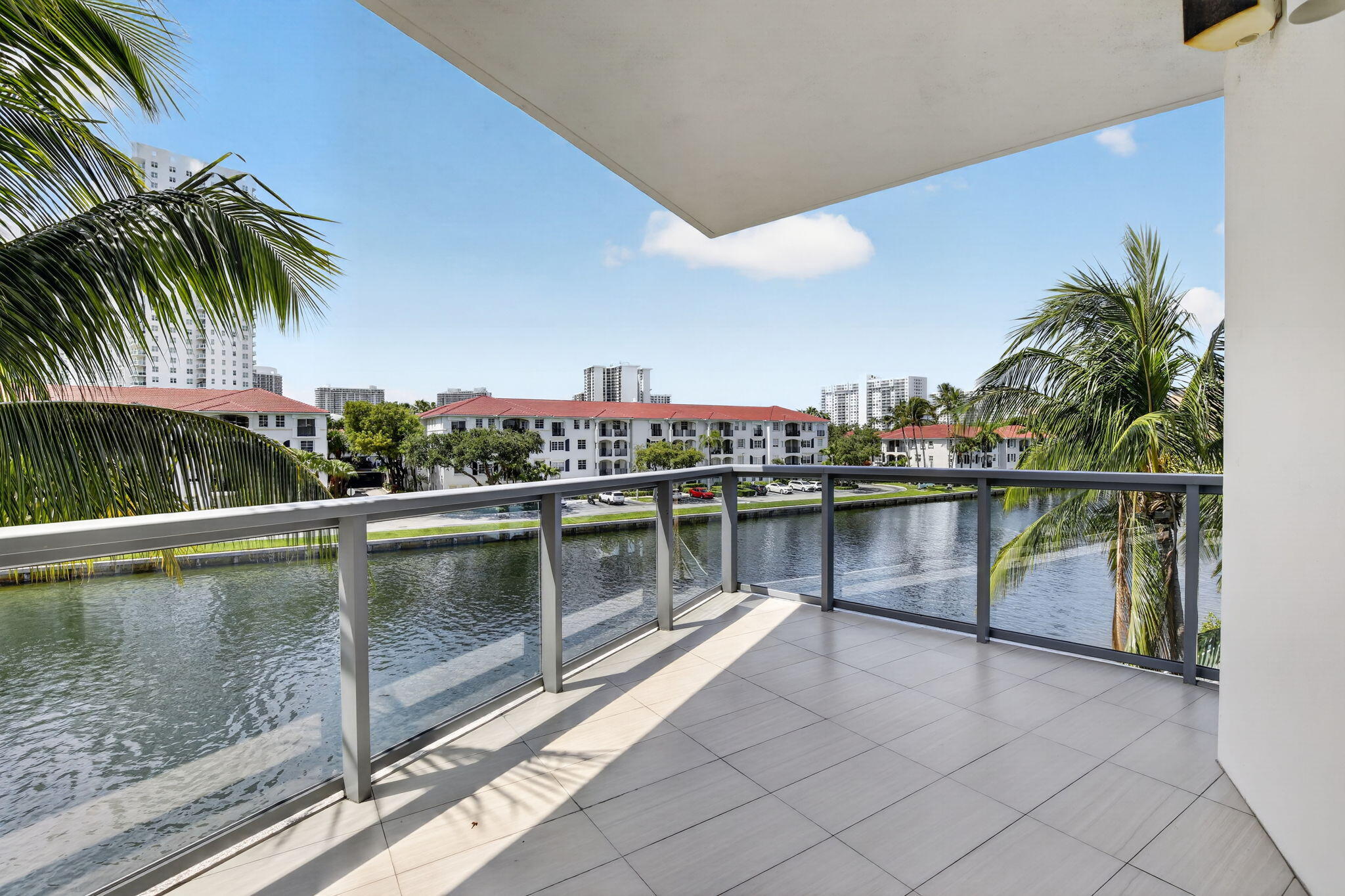 ECHO CONDO - Residential