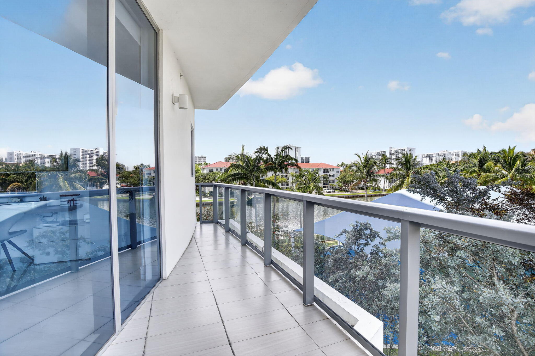 ECHO CONDO - Residential
