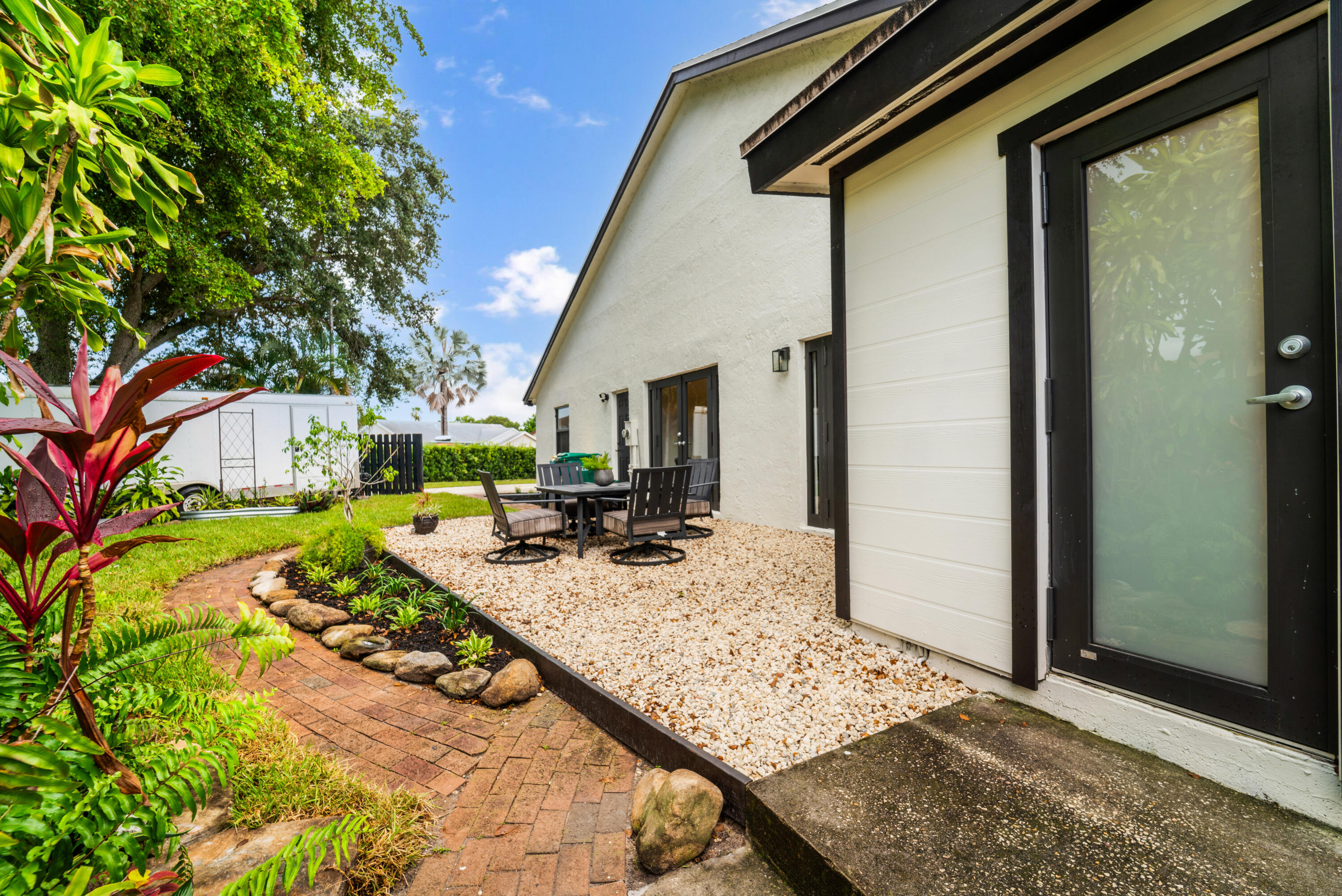 COMROCK - Residential
