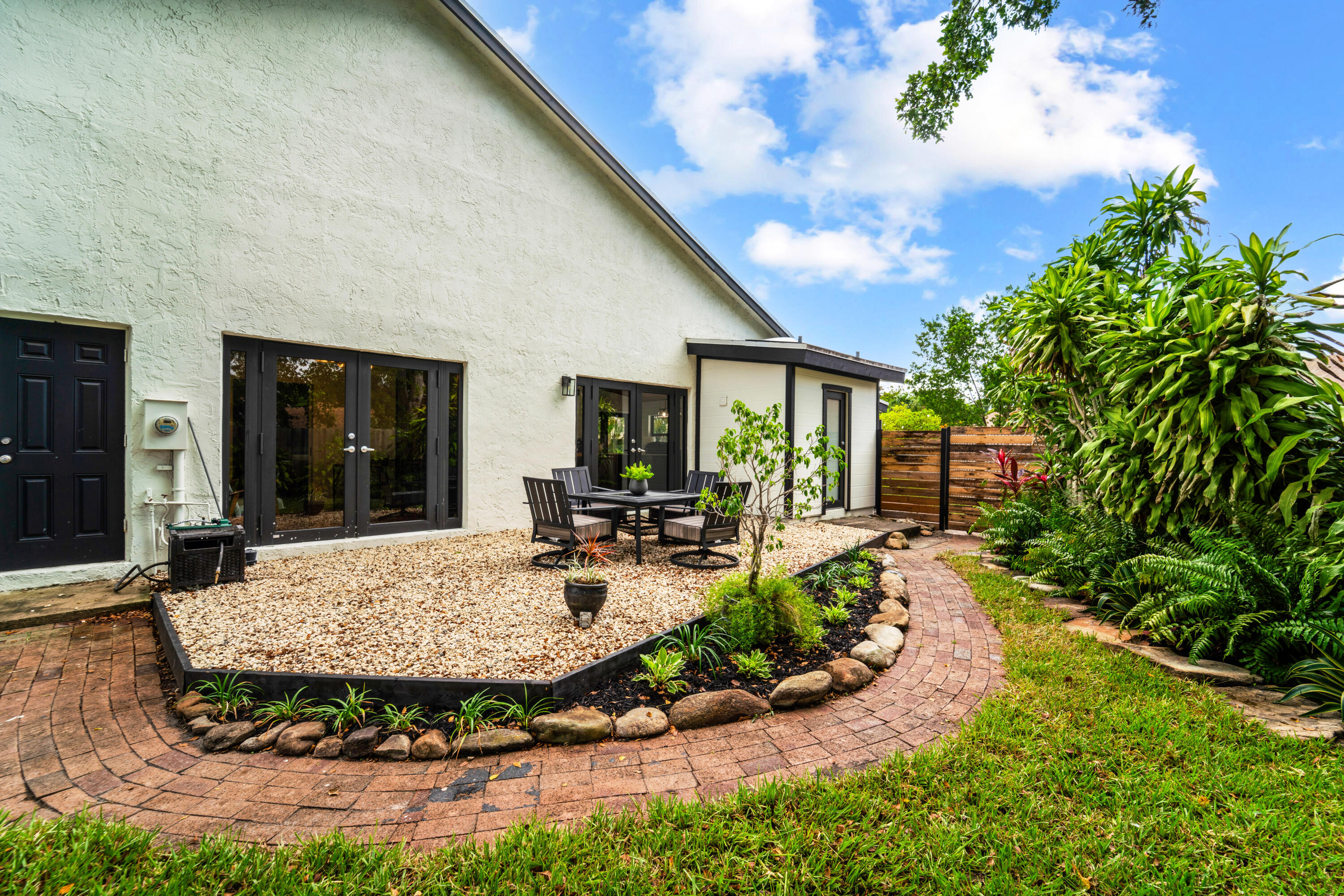 COMROCK - Residential