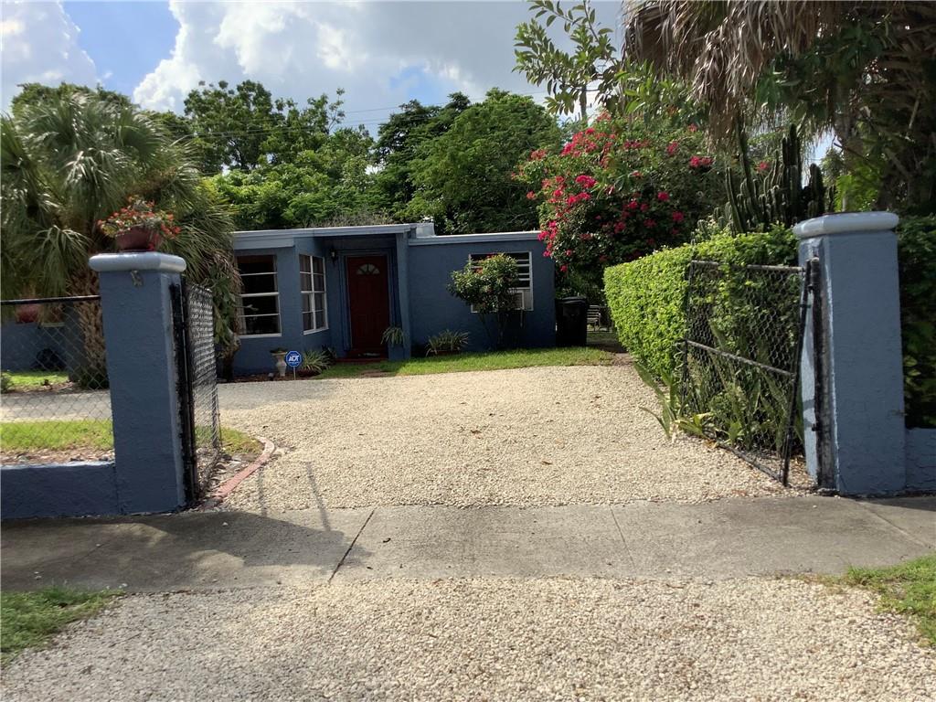 Lauderdale Manor 25-12 B - Residential