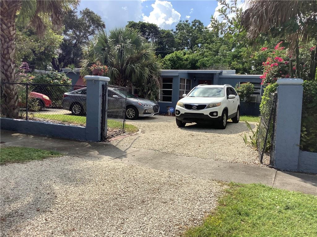 Lauderdale Manor 25-12 B - Residential