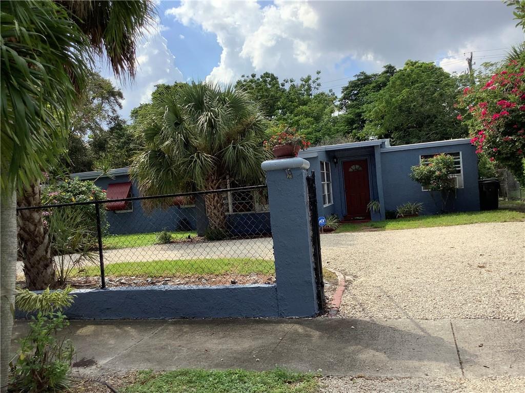 Lauderdale Manor 25-12 B - Residential