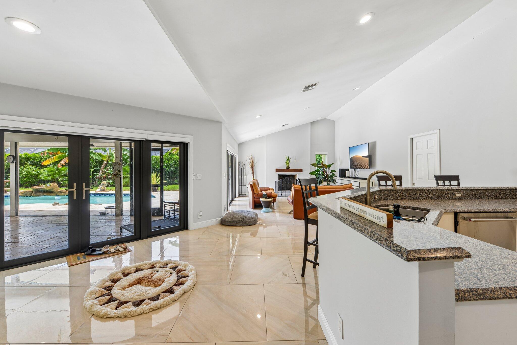 WOODFIELD HUNT CLUB - Residential