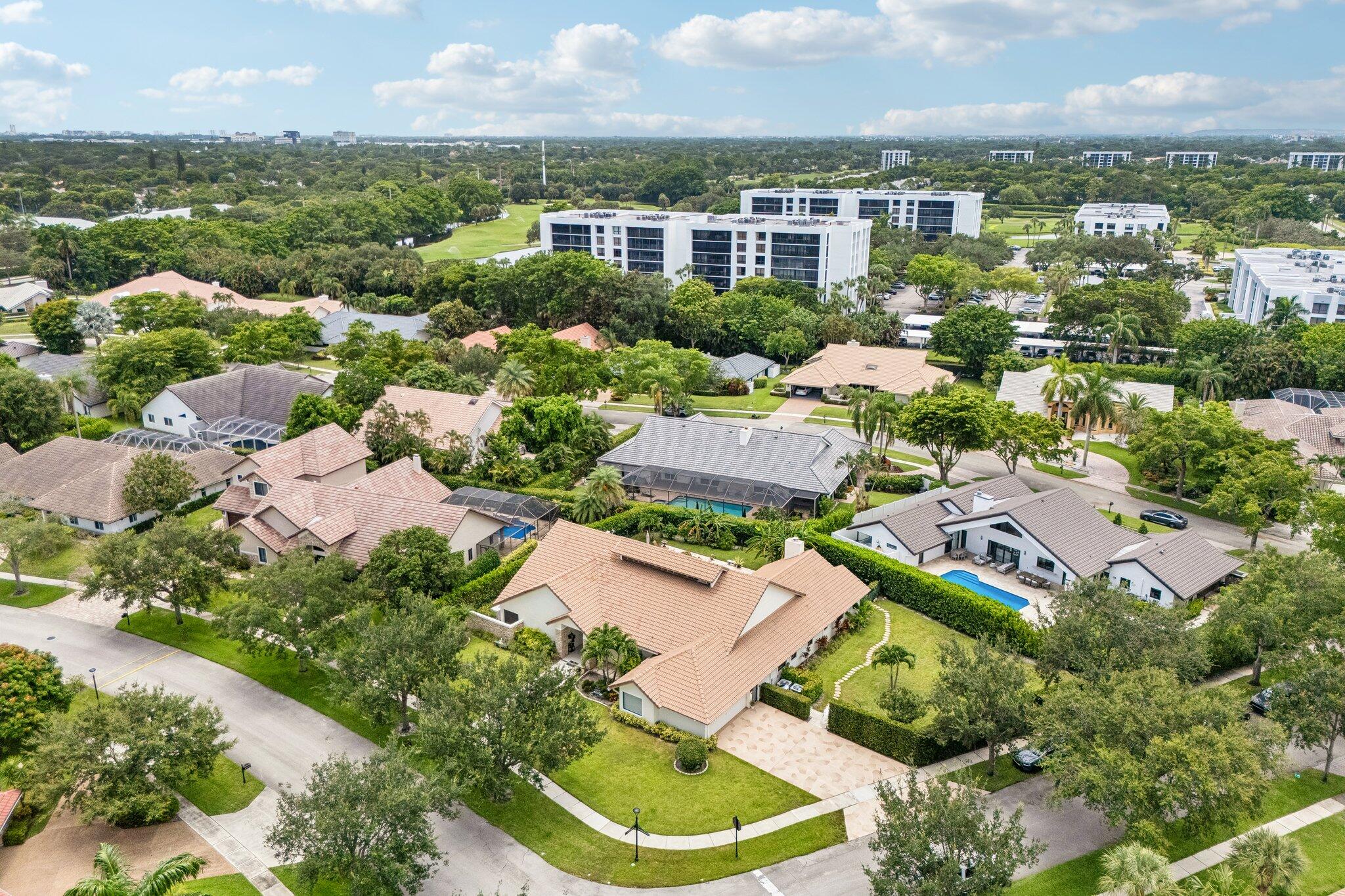 WOODFIELD HUNT CLUB - Residential