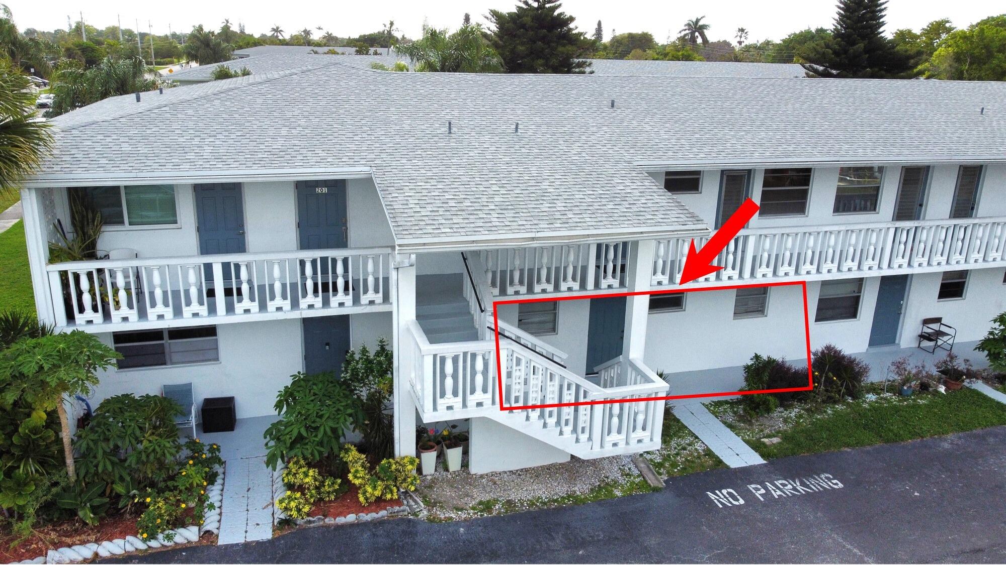 ALL AGES, 2 BEDROOMS 1 BATH FIST FLOOR. COMMUNITY OFFERS CLUBHOUSE, POOL RENTAL RESTRICTIONS MIN 6 MOTHS. LOW HOA MONTHLY MAINTENACE FEE INCLUDEDS EXTERIOR MAINTENANCE, BUILDING INSURANCE, WATER SEWER TRASH REMOVAL. NEWER COMMUNITY LAUNDRY FACIITES CLOSE TO UNIT. NEWER ELECTRICAL PANEL INSTALLED. QUIET AREA. EASY TO SHOW, COME TAKE A LOOK!