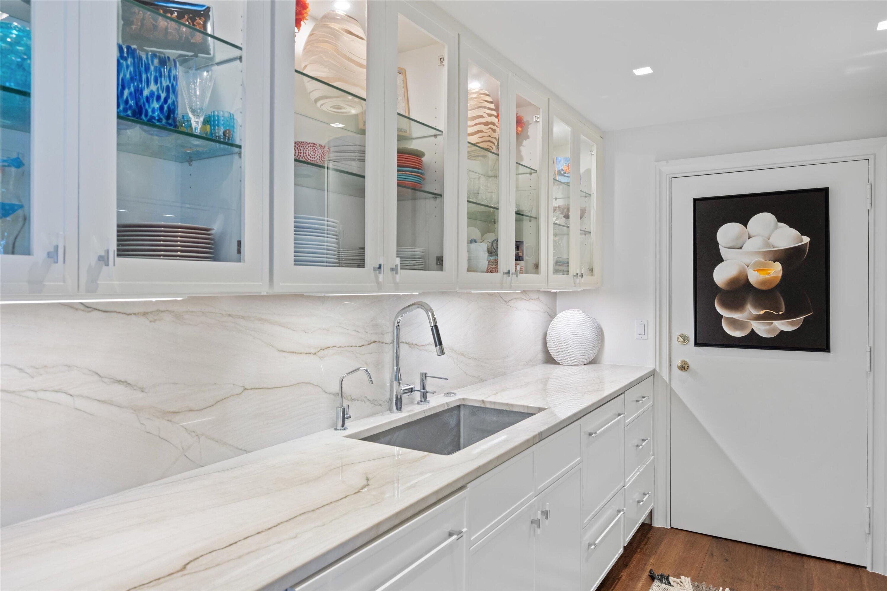 THREE THIRTY COCOANUT ROW CONDO - Residential Lease