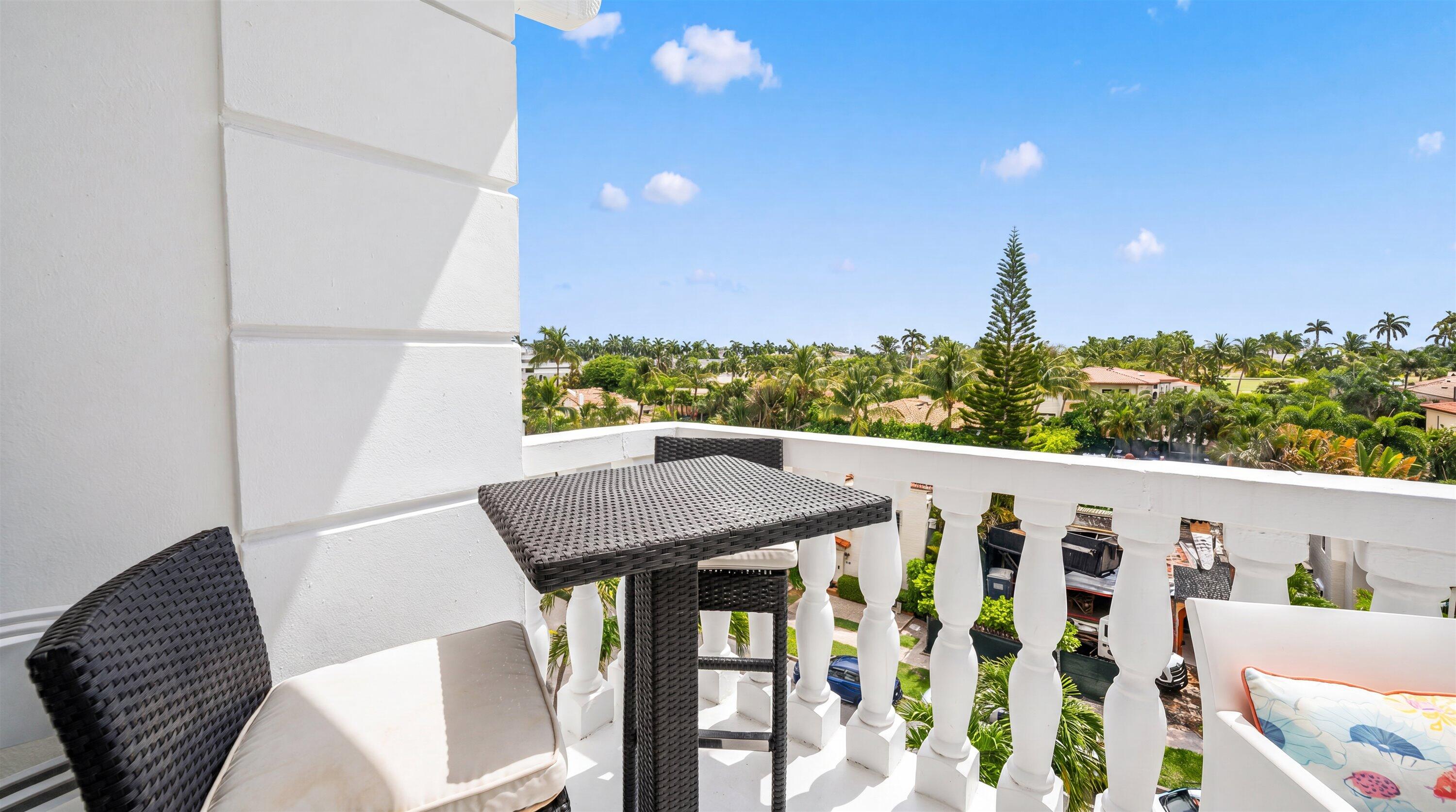 THREE THIRTY COCOANUT ROW CONDO - Residential Lease