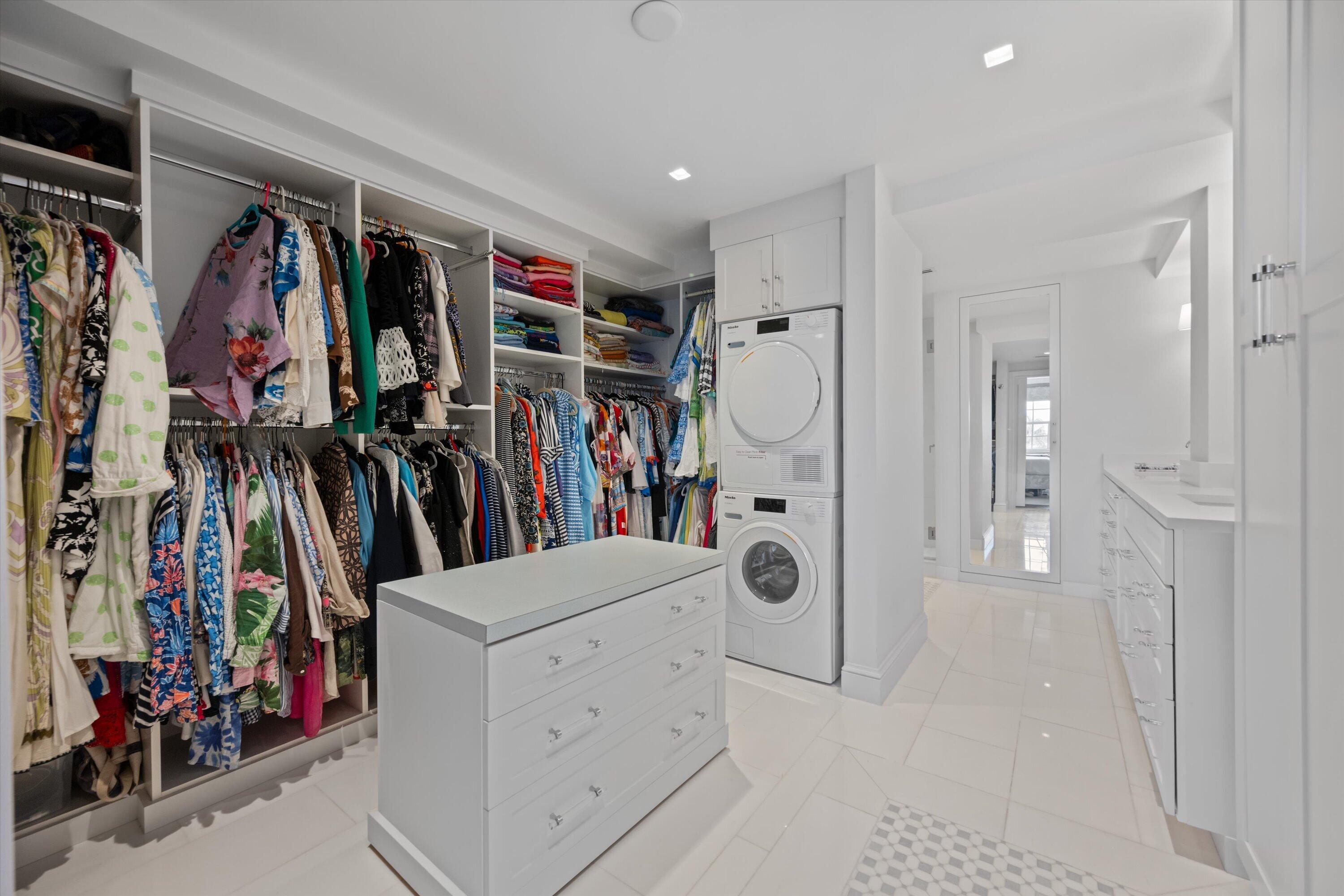 THREE THIRTY COCOANUT ROW CONDO - Residential Lease