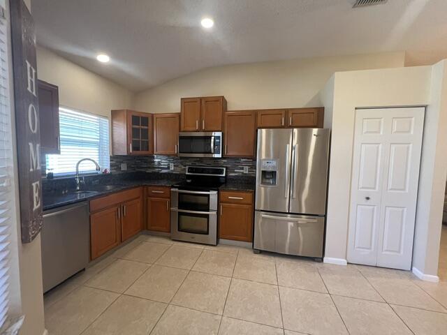 MIZNER POINTE OF BOCA - Residential Lease